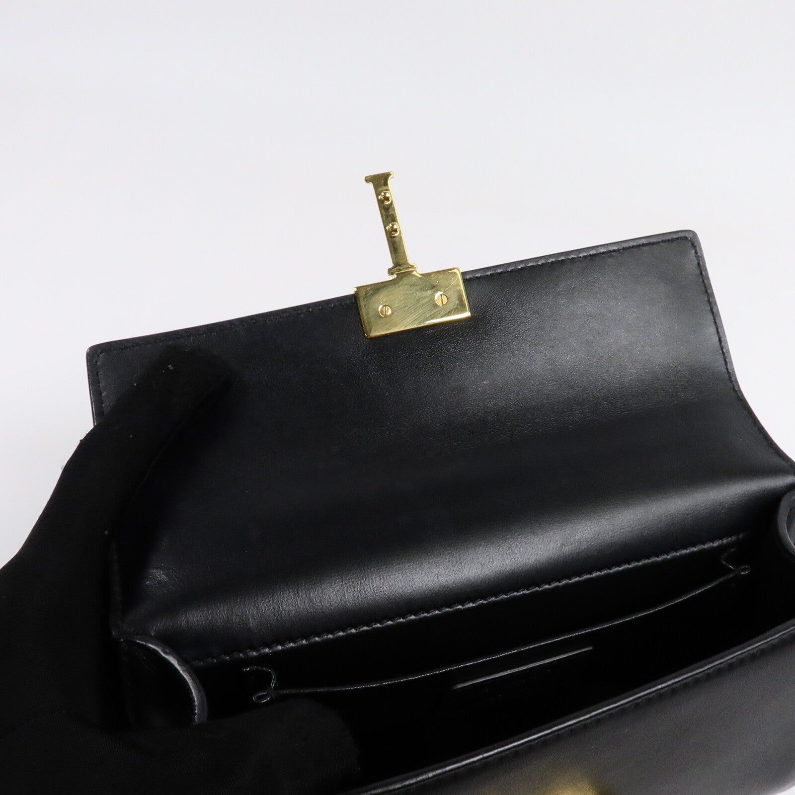 Dior 牛皮皮革30Montaigne East-West Bag With Chain鏈帶肩背袋