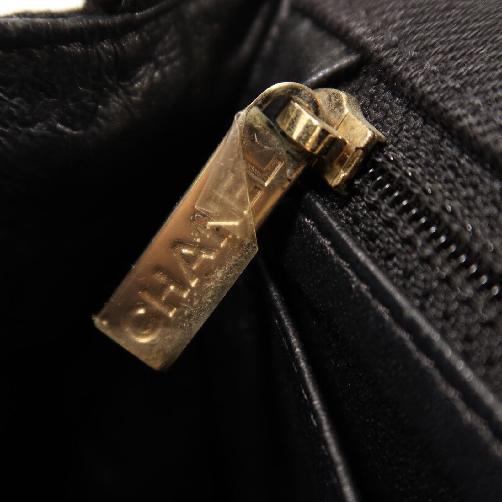 CHANEL 牛仔布Chain Shoulder金扣鏈帶肩背袋