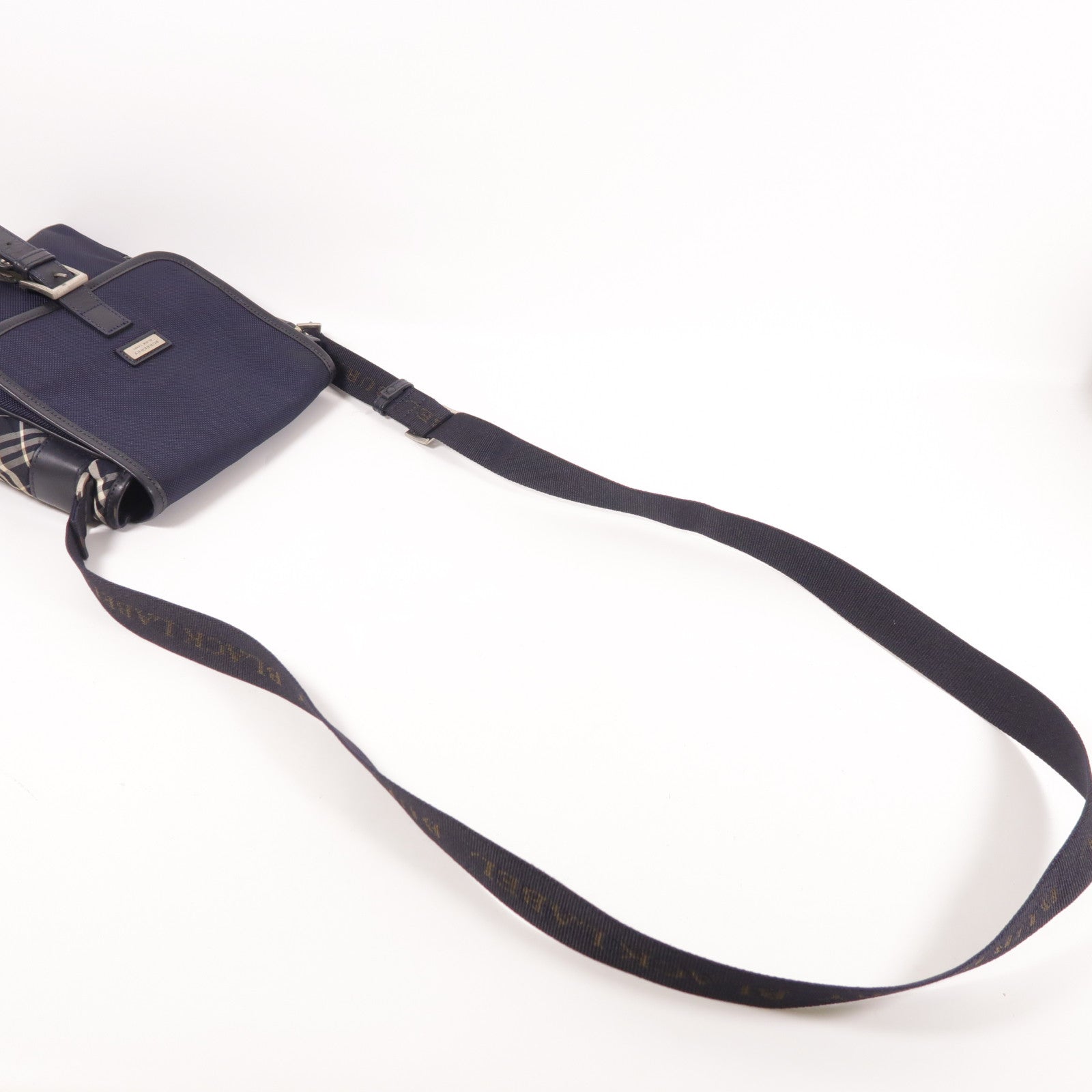 BURBERRY 尼龍Shoulder Bag銀扣肩背袋