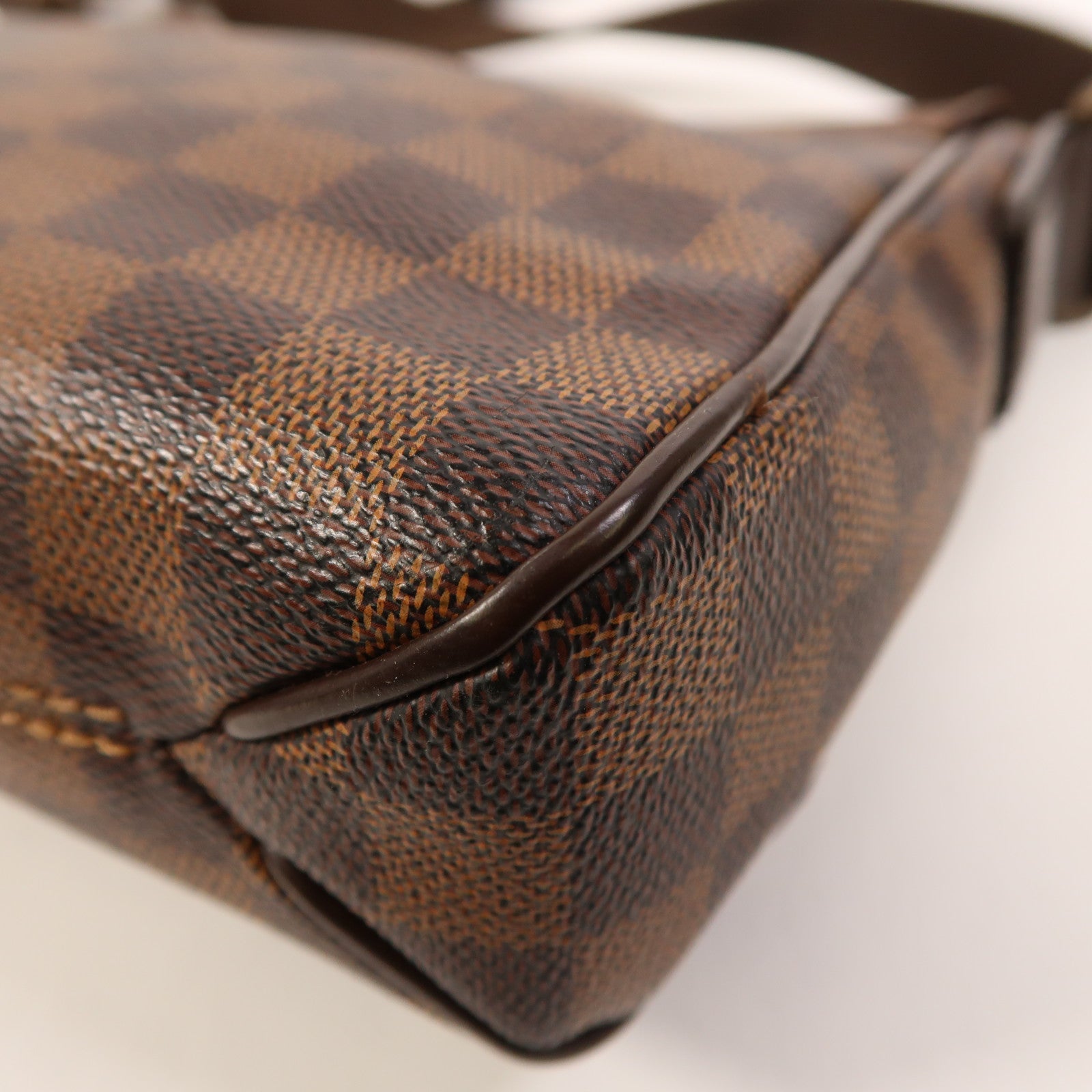 LOUIS VUITTON Damier District PM肩背袋