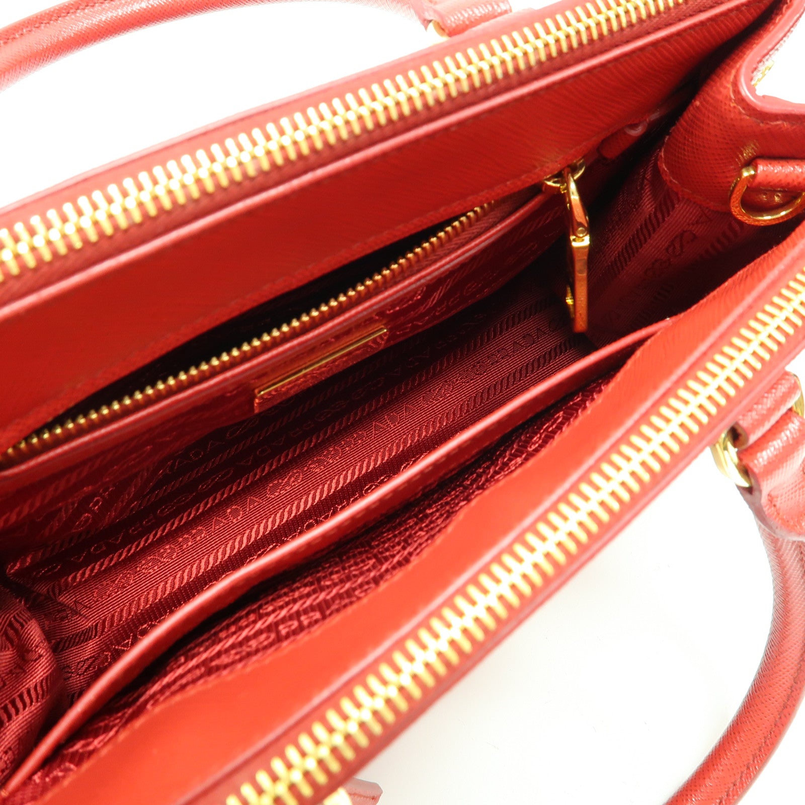 PRADA Saffiano皮革Galleria金扣手挽袋紅色