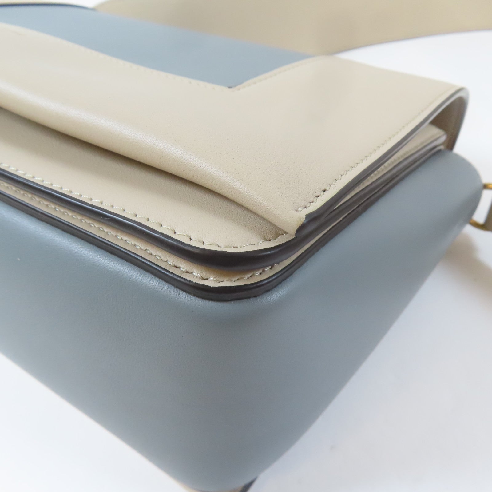 CELINE 牛皮皮革Shoulder Bag金扣肩背袋藍色/米色