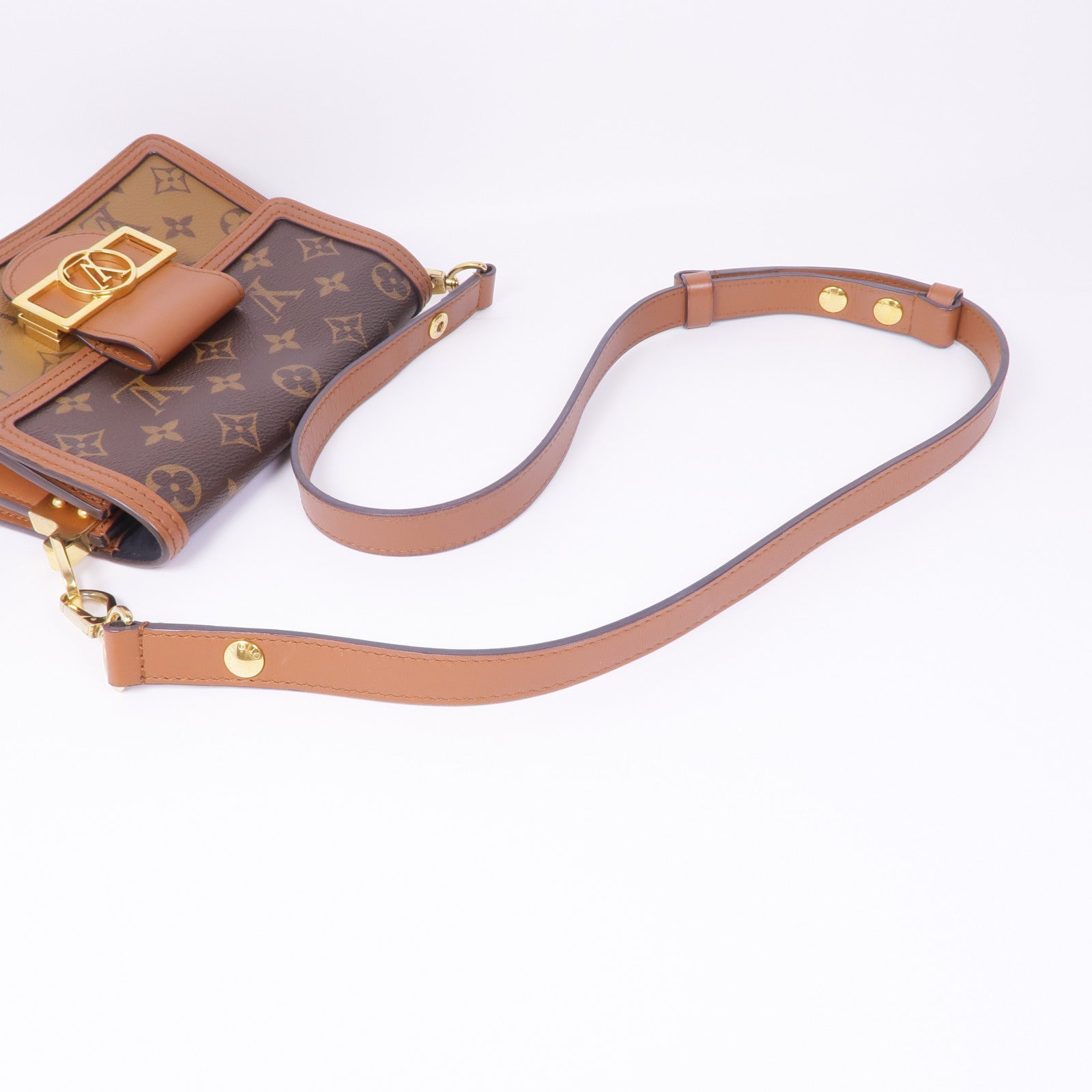 LOUIS VUITTON Monogram Reverse Mini Dauphine金扣肩背袋