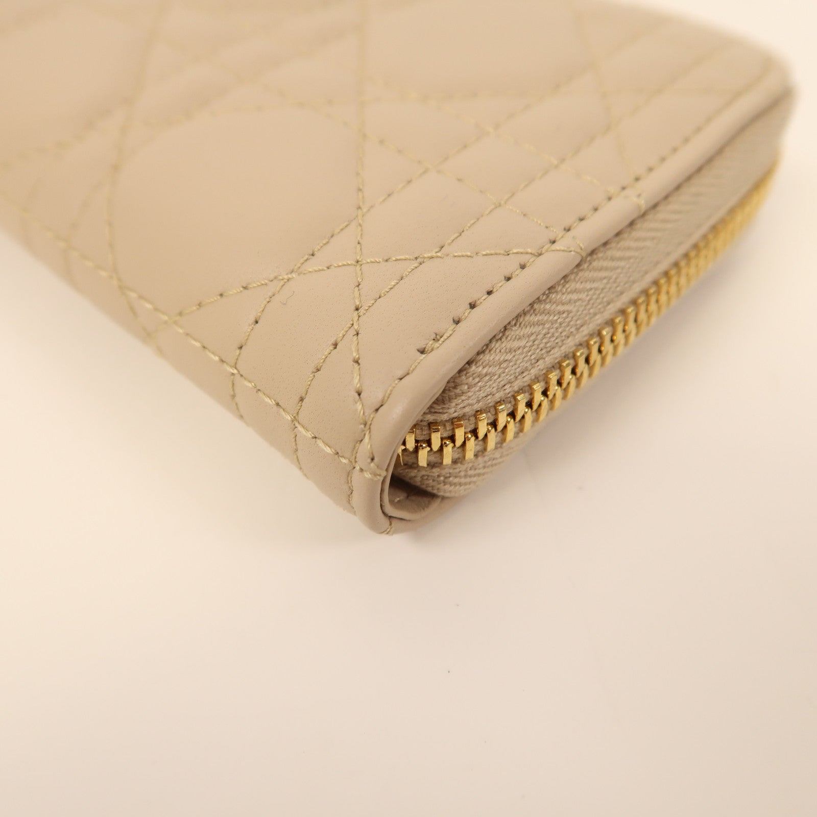 Dior 羊皮皮革Medium Lady Zipped Wallet金扣拉鏈長錢包米色