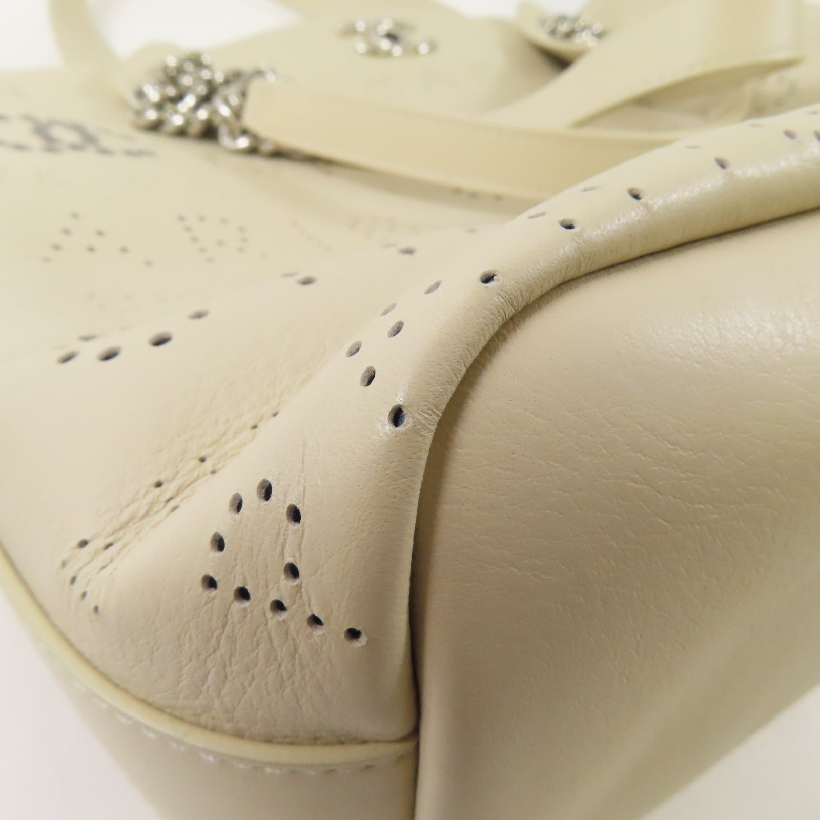 CHANEL 牛皮皮革Chain Tote銀扣鏈帶手挽袋