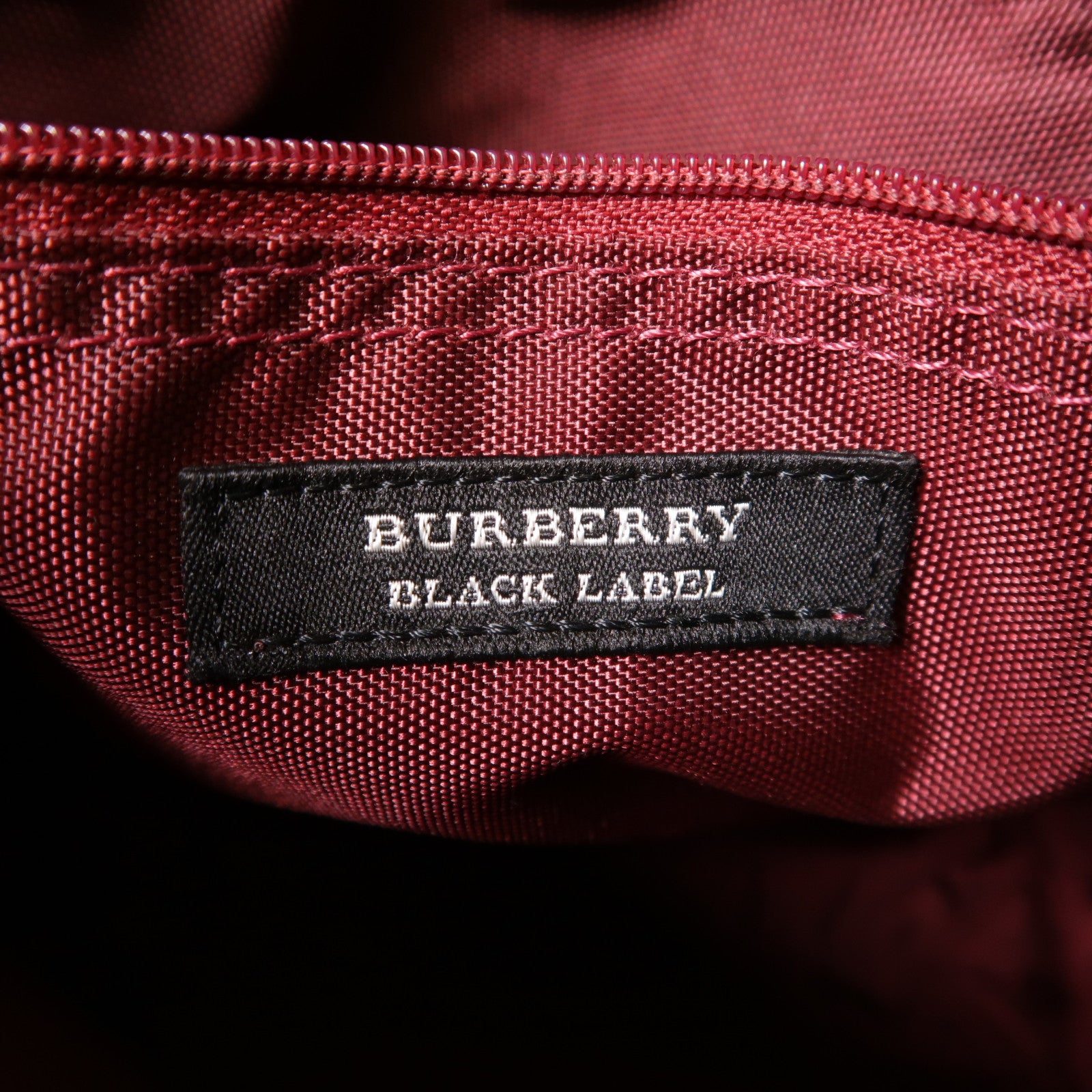 BURBERRY 尼龍Shoulder Bag銀扣肩背袋