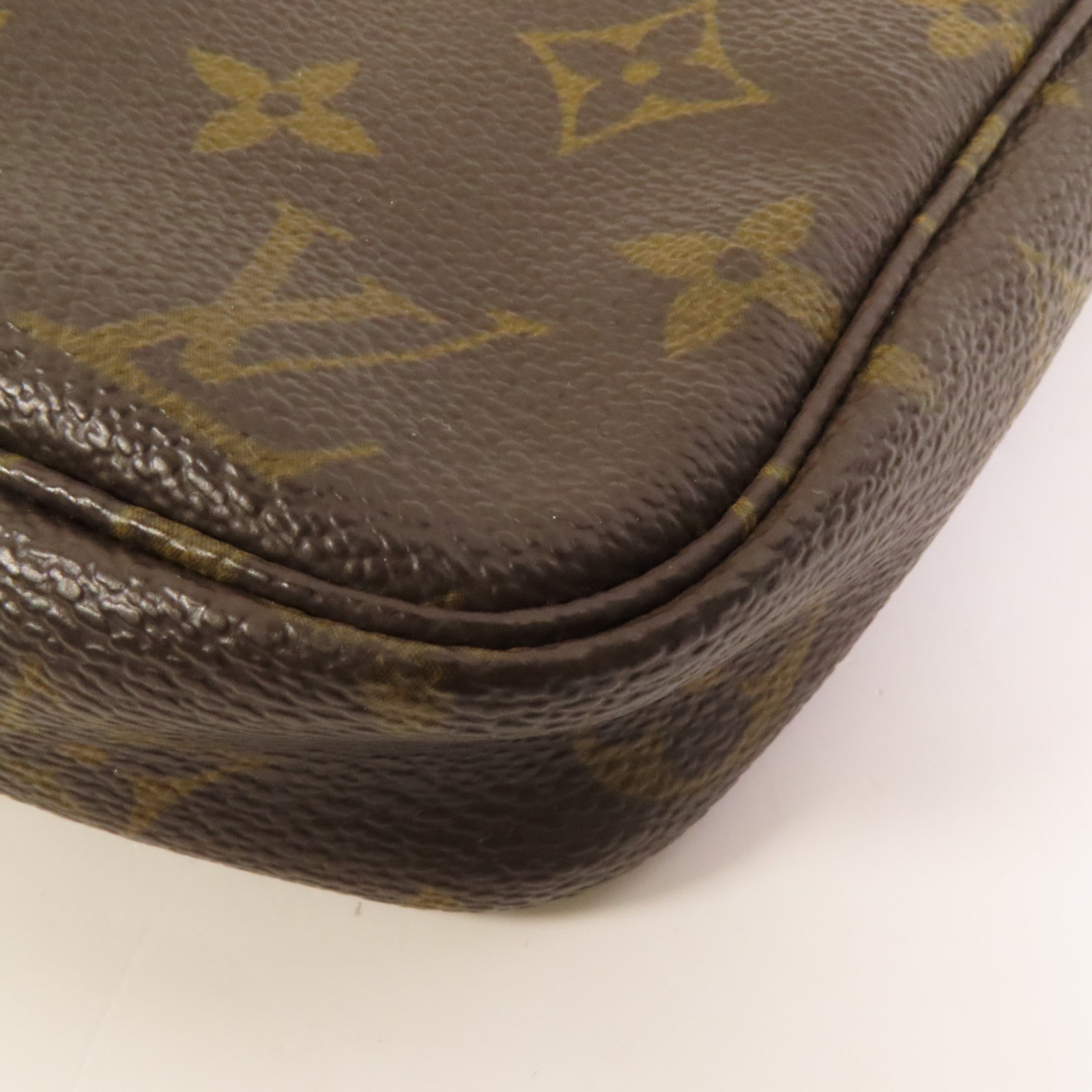 LOUIS VUITTON Monogram Pochette Accessoires金扣手挽袋棕色