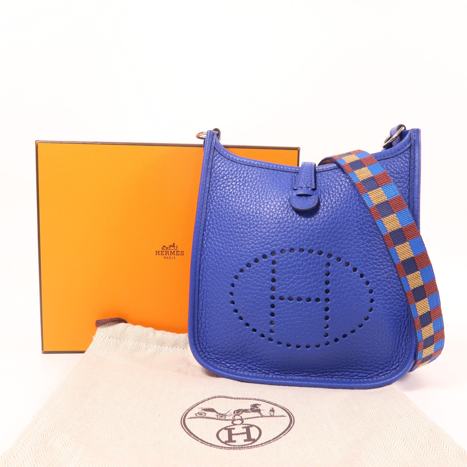 HERMES Clemence皮革Evelyne TPM銀扣肩背袋Bleu Pale