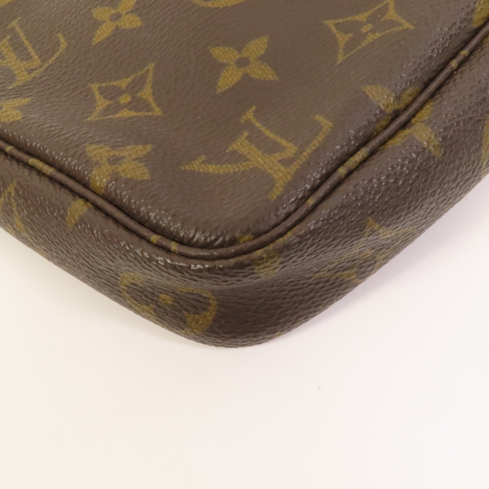LOUIS VUITTON Monogram Pochette Accessoires金扣手挽袋棕色