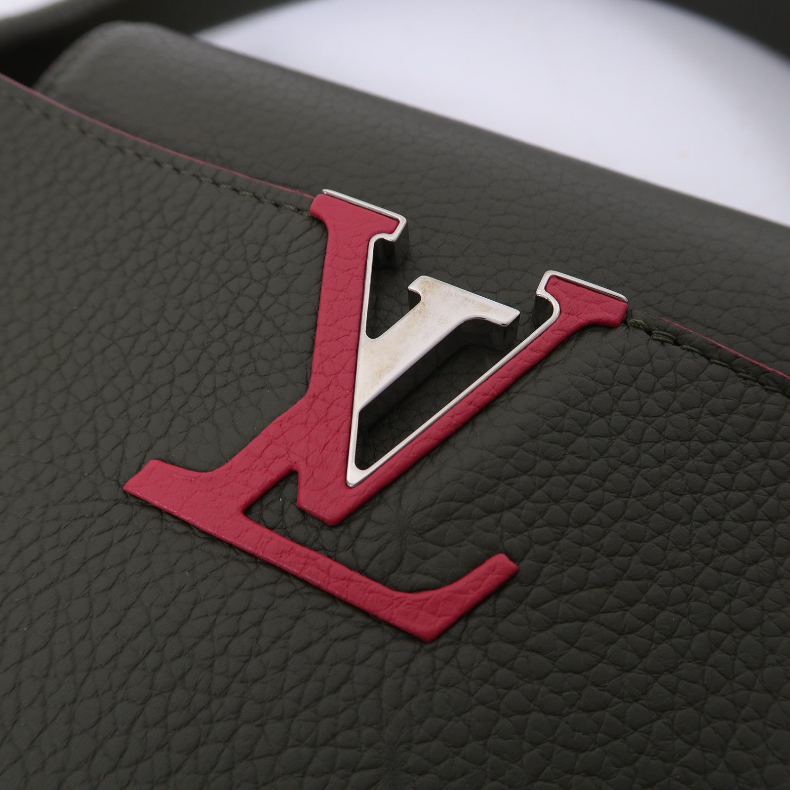 LOUIS VUITTON 【激減優惠】牛皮皮革Capucines銀扣手挽袋綠色