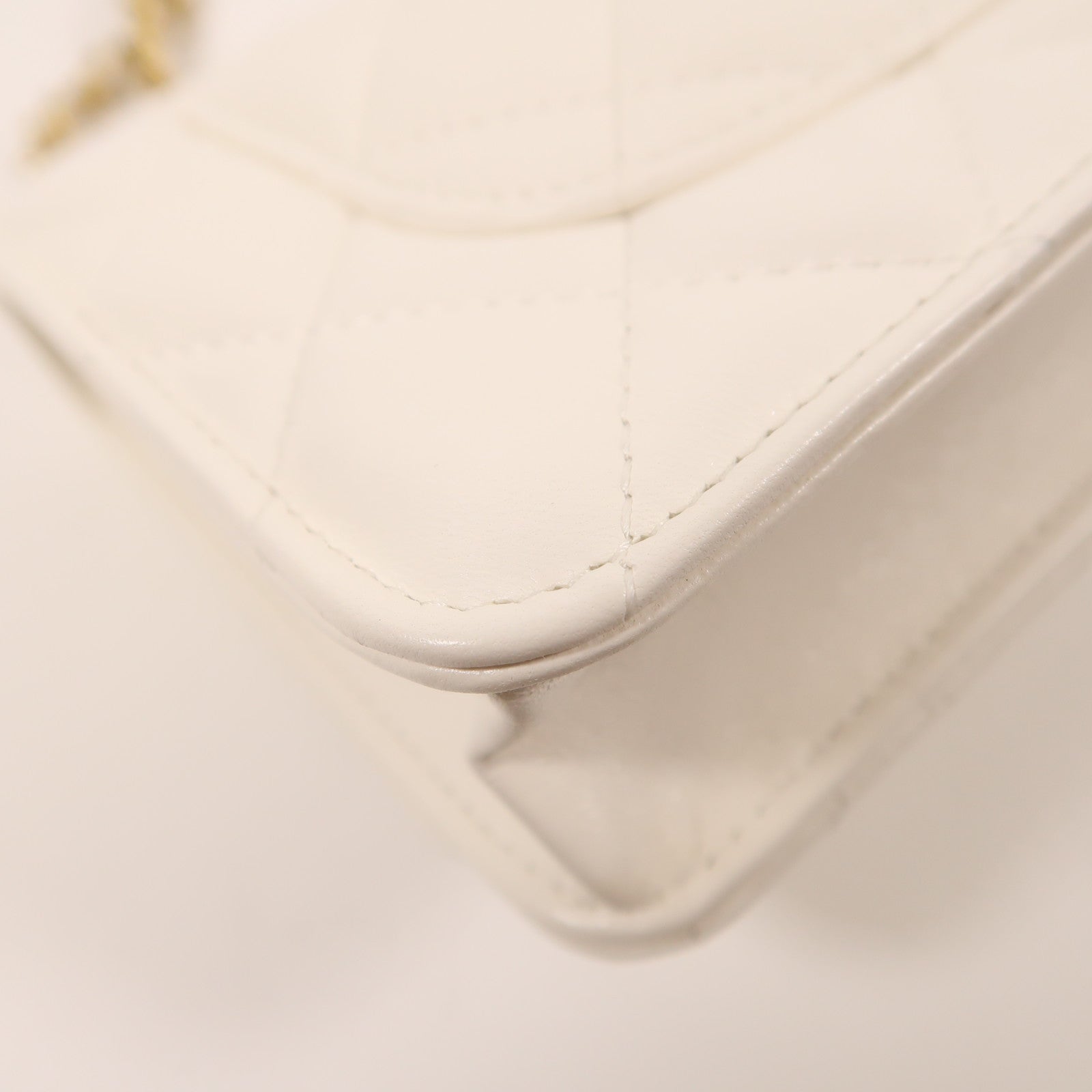 CHANEL 牛皮皮革WOC Wallet On Chain金扣鏈帶肩背袋