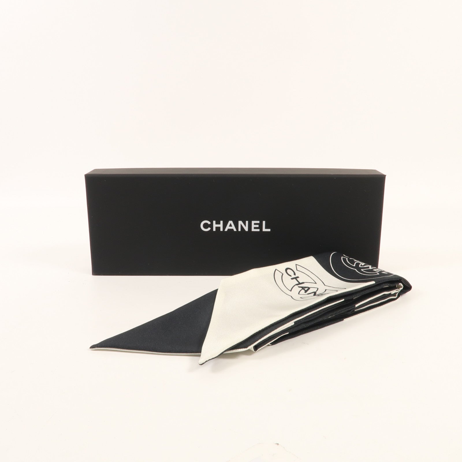 CHANEL 絲質Scarf絲巾