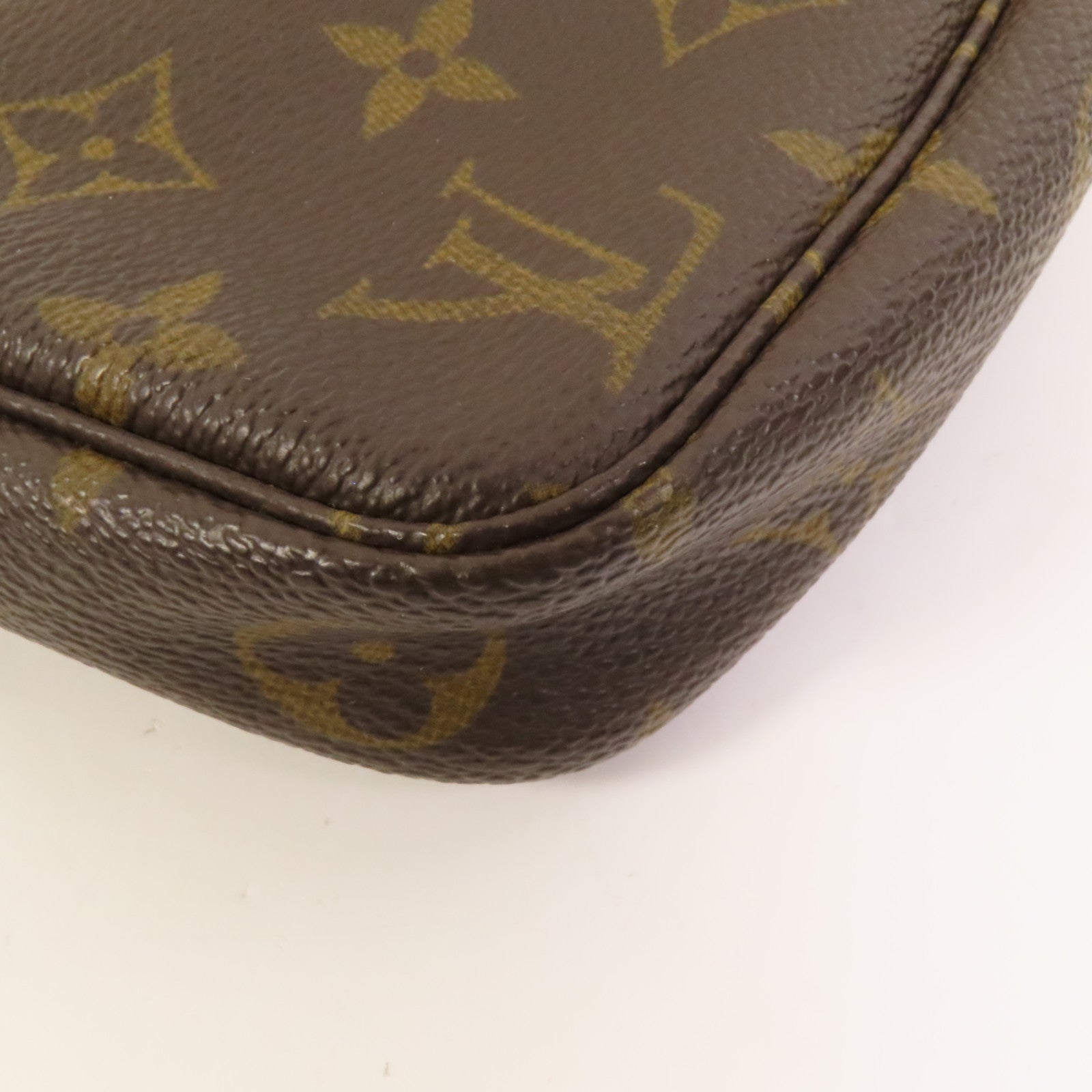 LOUIS VUITTON Monogram Pochette Accessoires金扣手挽袋棕色