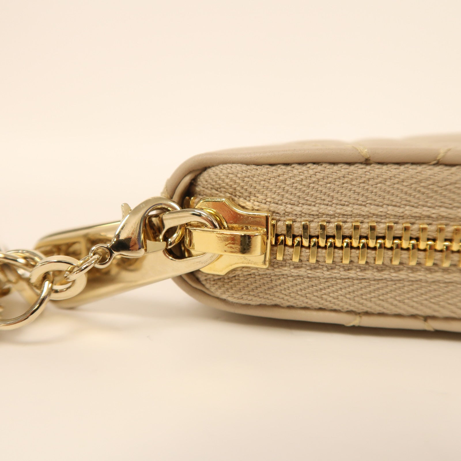 Dior 羊皮皮革Medium Lady Zipped Wallet金扣拉鏈長錢包米色