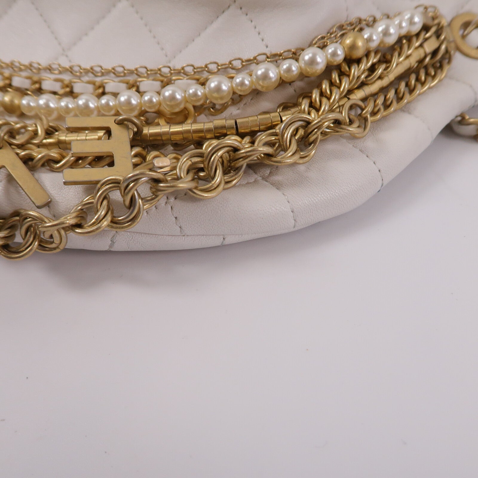 CHANEL 牛皮皮革All About Chains Waist Bag腰包