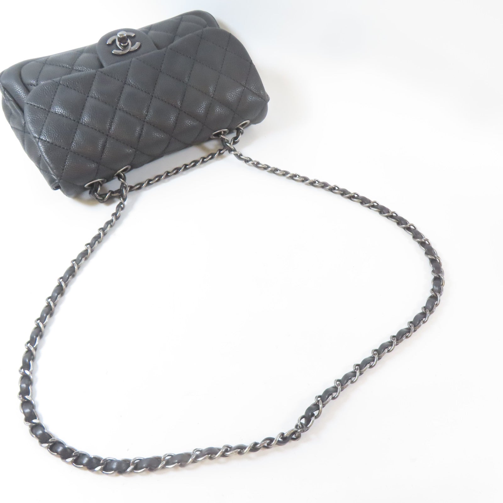 CHANEL 菱格Caviar皮革Chain Shoulder Bag黑扣鏈帶肩背袋黑色