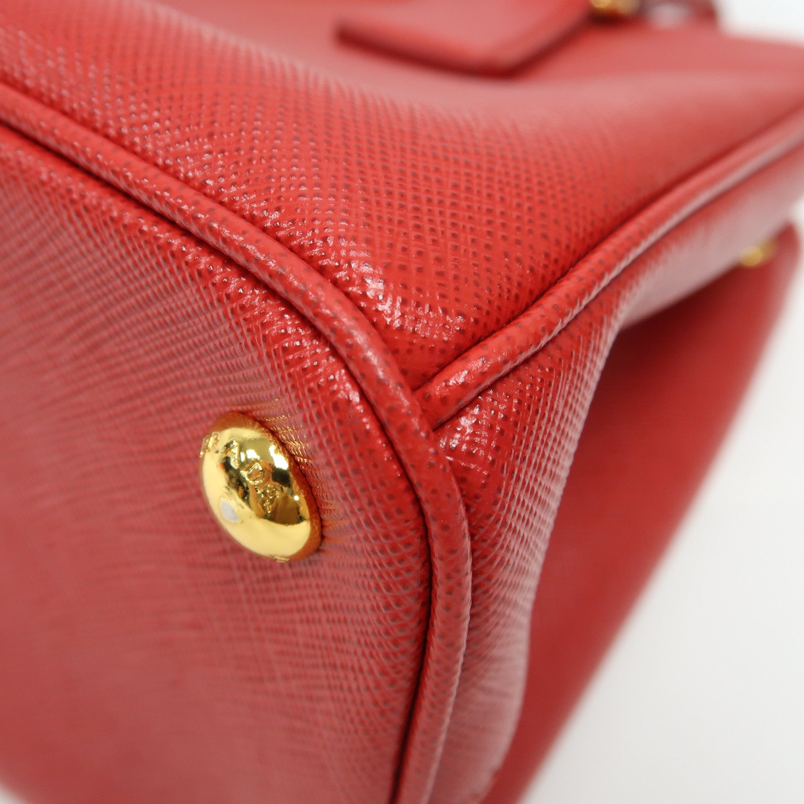 PRADA Saffiano皮革Galleria金扣手挽袋紅色