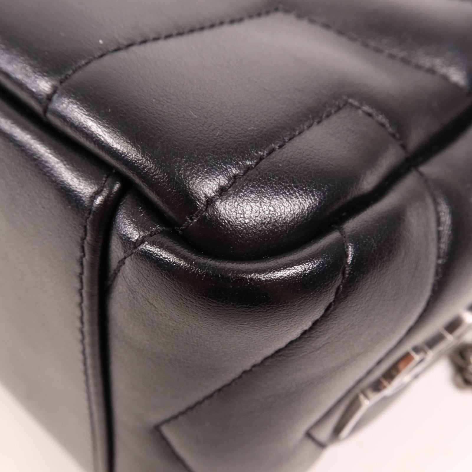 SAINT LAURENT 牛皮皮革Loulou Bag銀扣肩背袋