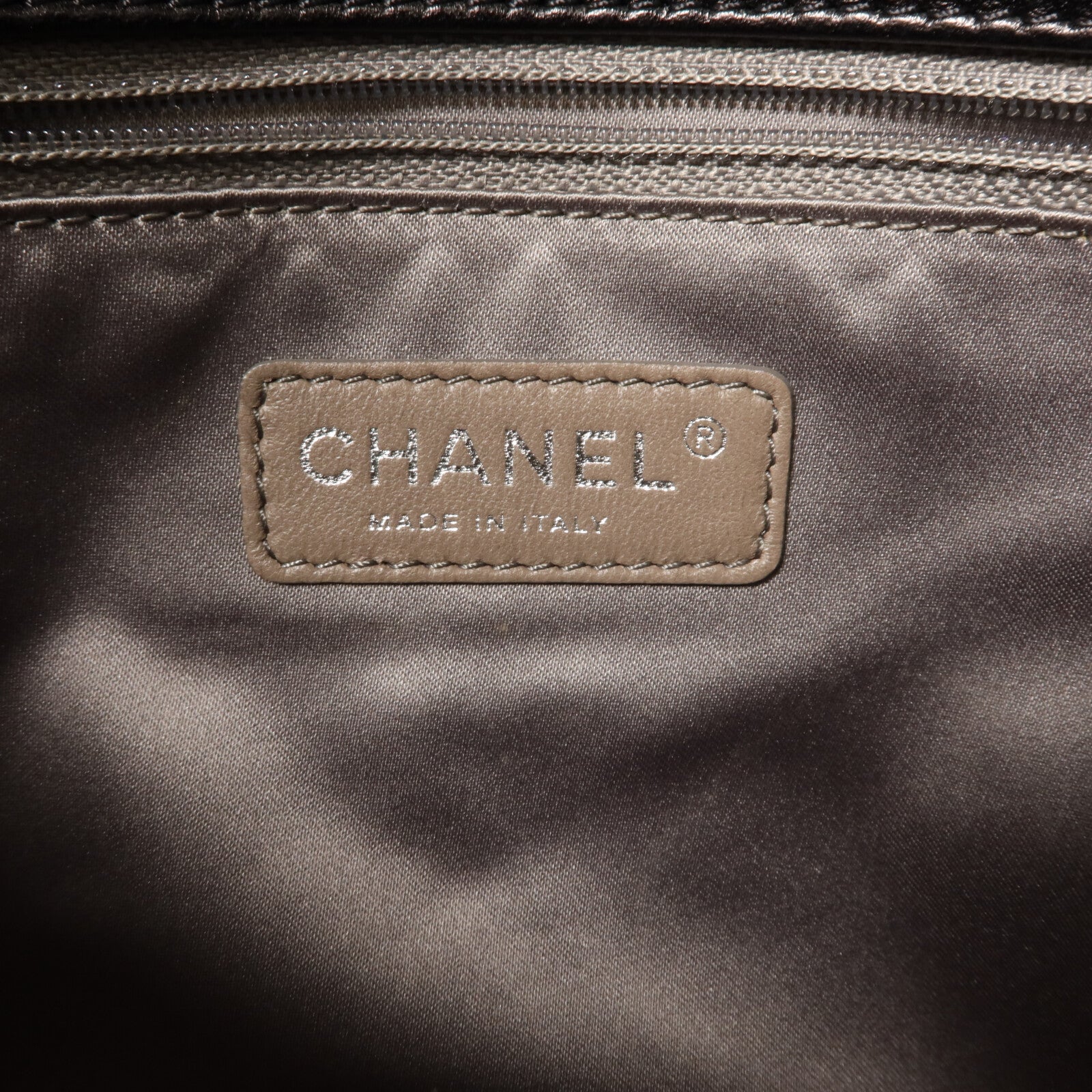 CHANEL 牛皮皮革Crystal CC Logo Flap鏈帶肩背袋