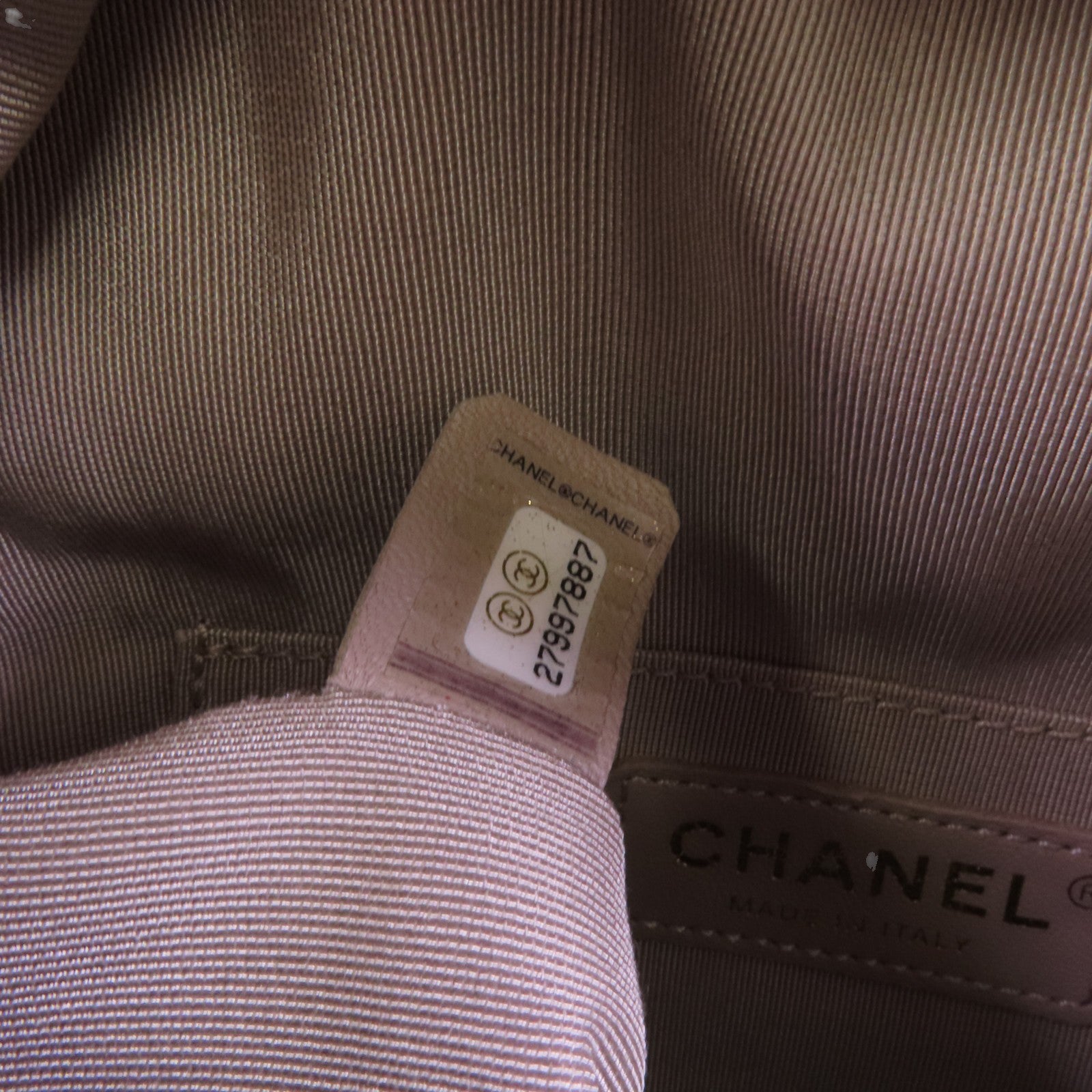 CHANEL 斜紋軟呢Backpack金扣肩背袋