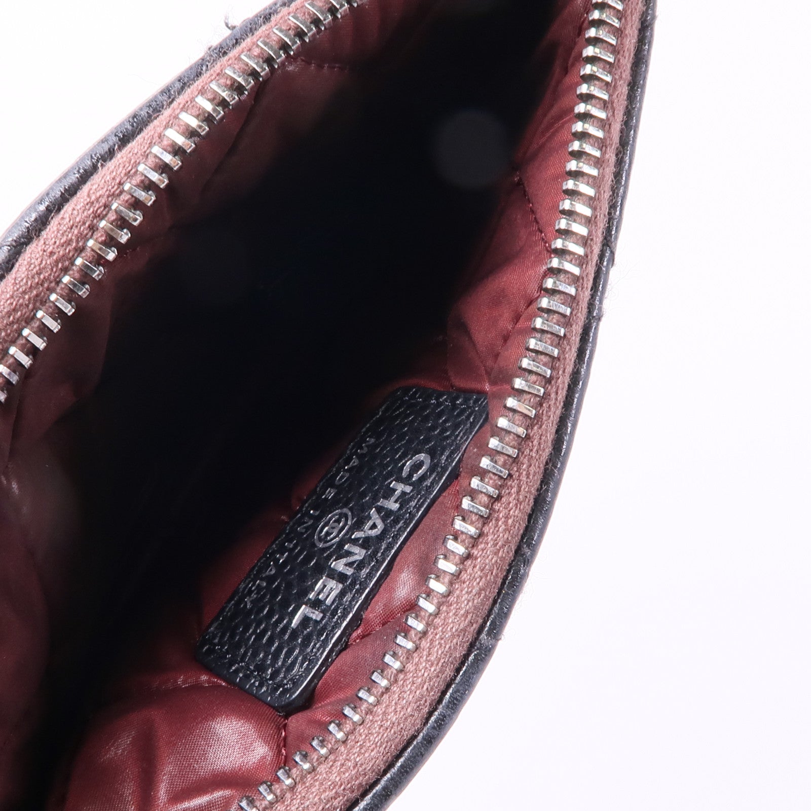 CHANEL 牛皮皮革Pouch銀扣手拿包