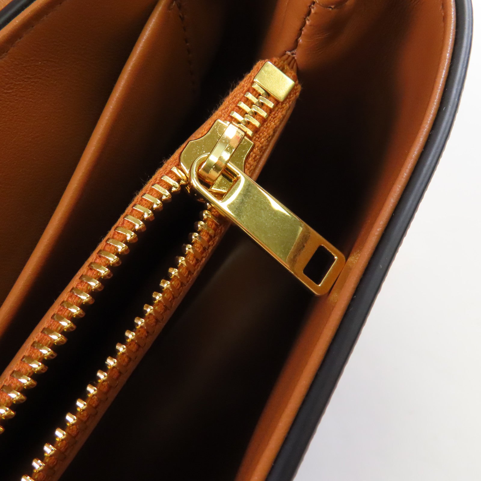 CELINE Triomphe塗層帆布Victoire Shoulder Bag金扣鏈帶肩背袋啡色