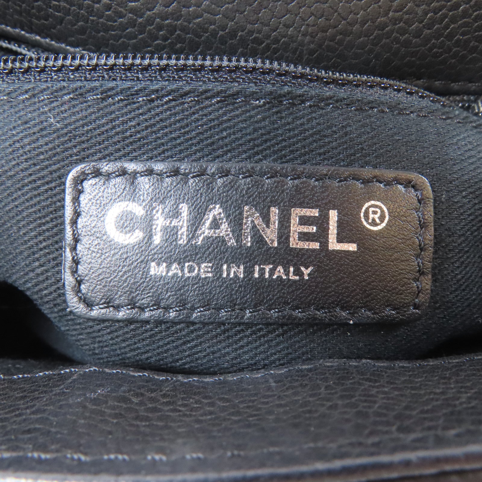 CHANEL 菱格Caviar皮革Chain Shoulder Bag黑扣鏈帶肩背袋黑色
