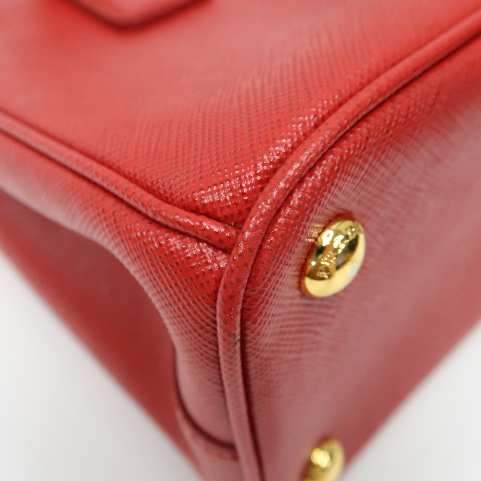 PRADA Saffiano皮革Galleria金扣手挽袋紅色