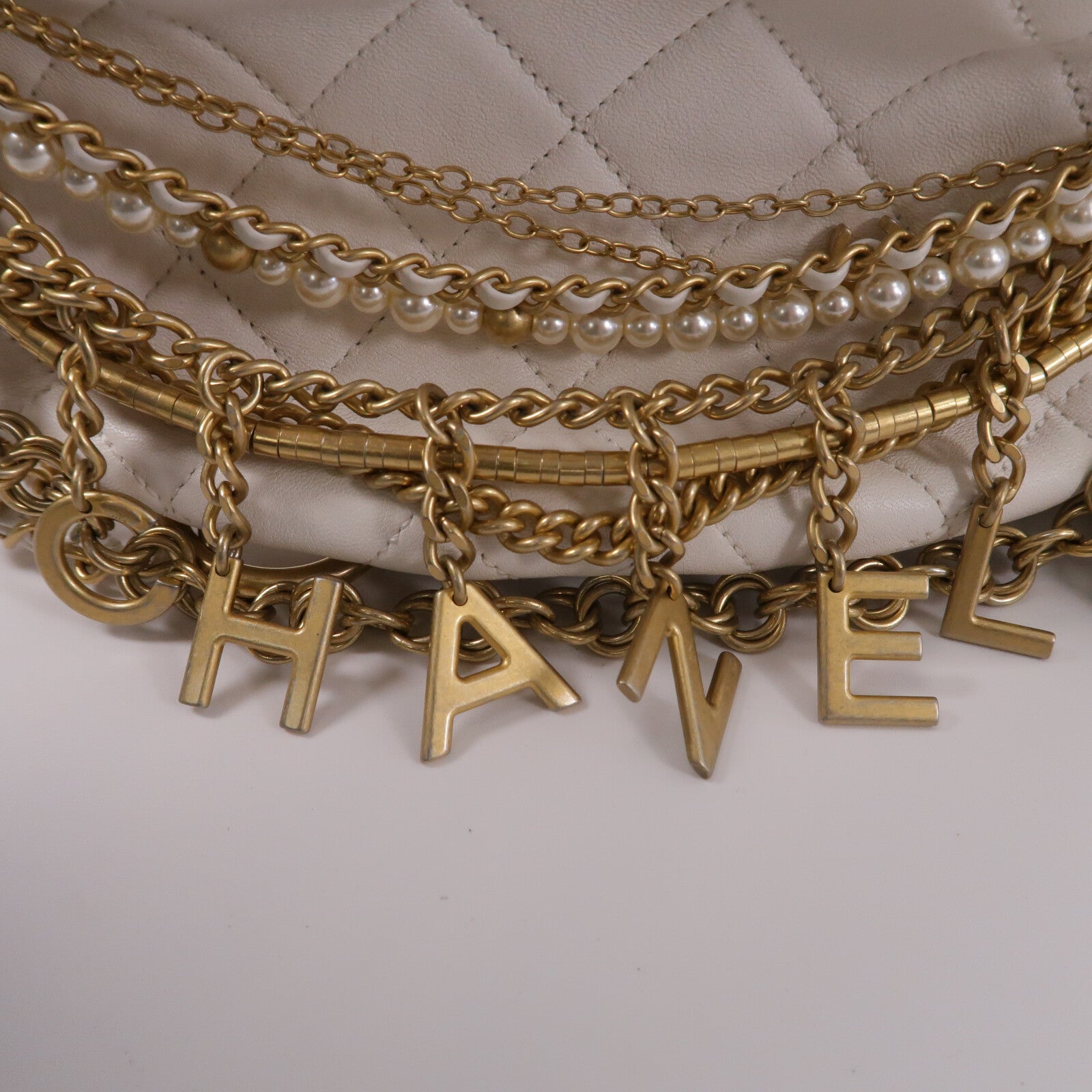 CHANEL 牛皮皮革All About Chains Waist Bag腰包