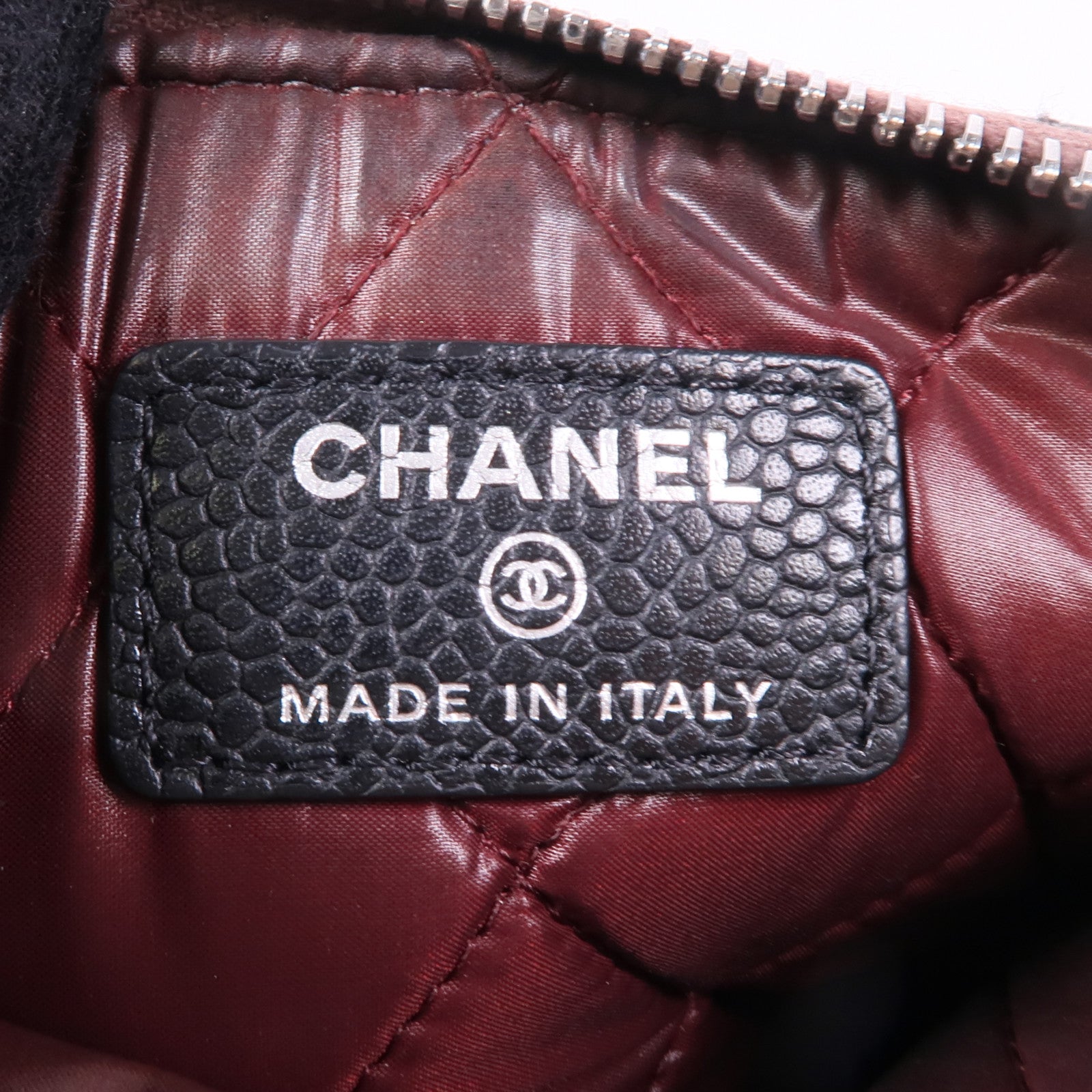 CHANEL 牛皮皮革Pouch銀扣手拿包