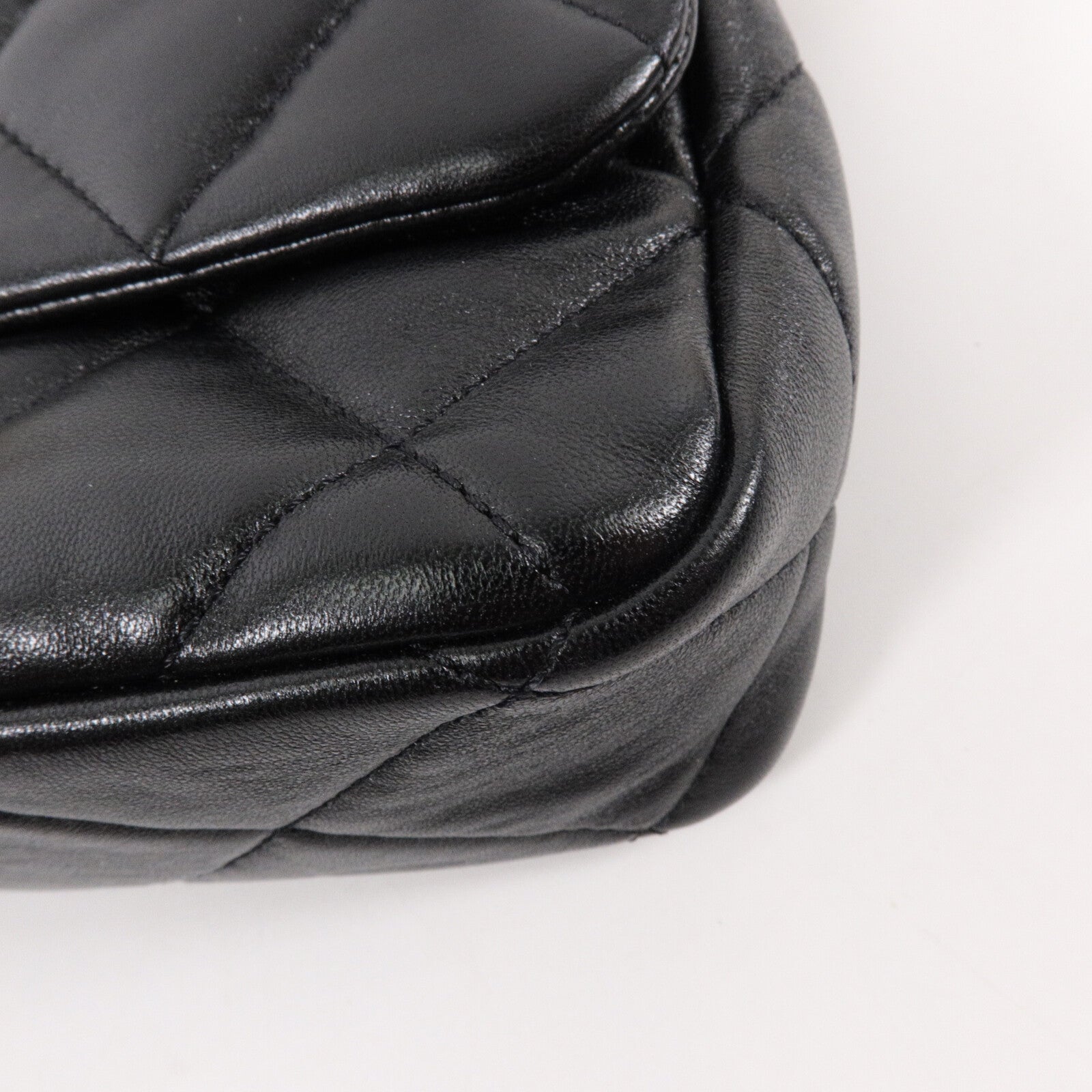 CHANEL 羊皮皮革Heart Flap Bag鏈帶肩背袋