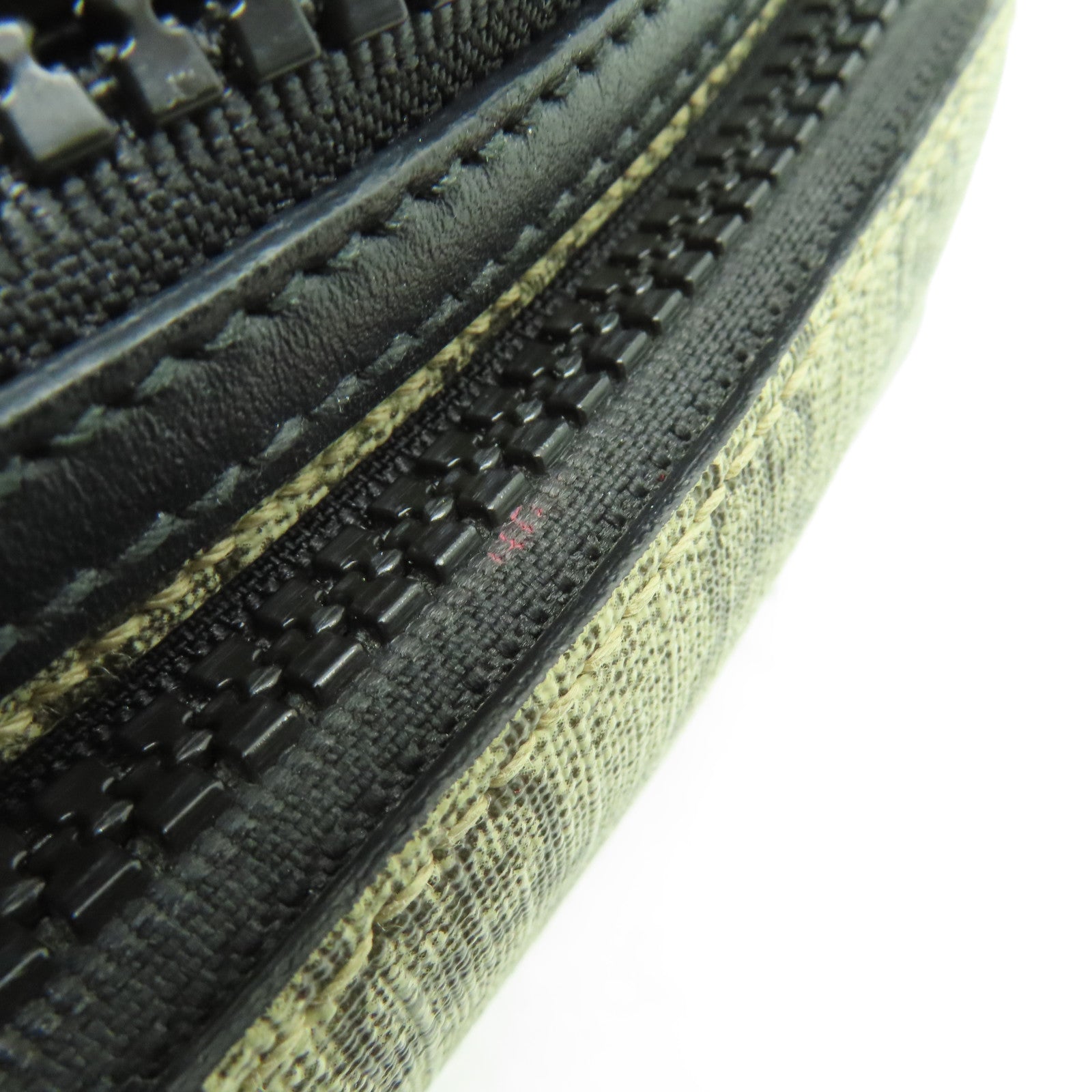 GUCCI 塗層帆布Eden Belt Bag銀扣腰包黒色/棕色