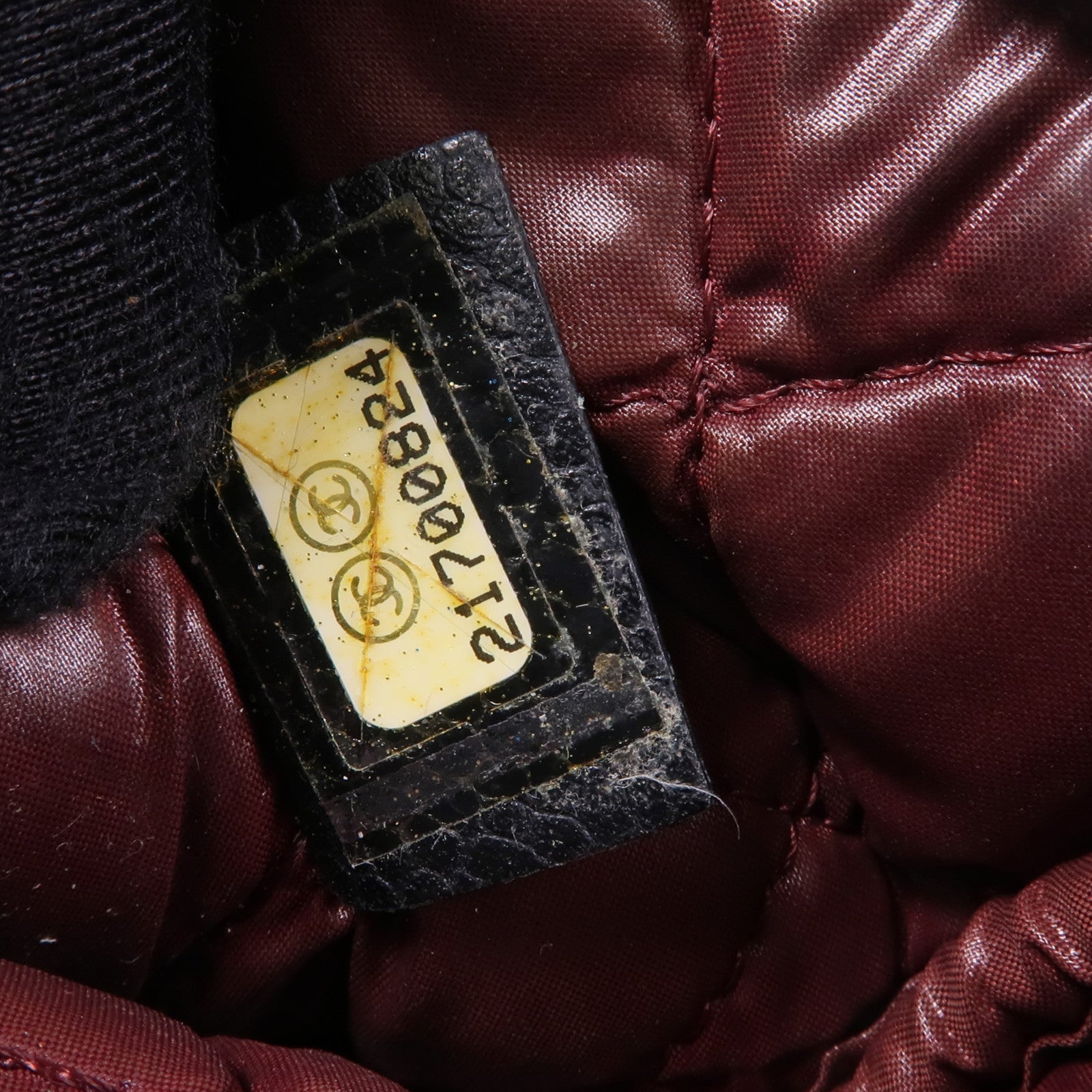 CHANEL 牛皮皮革Pouch銀扣手拿包