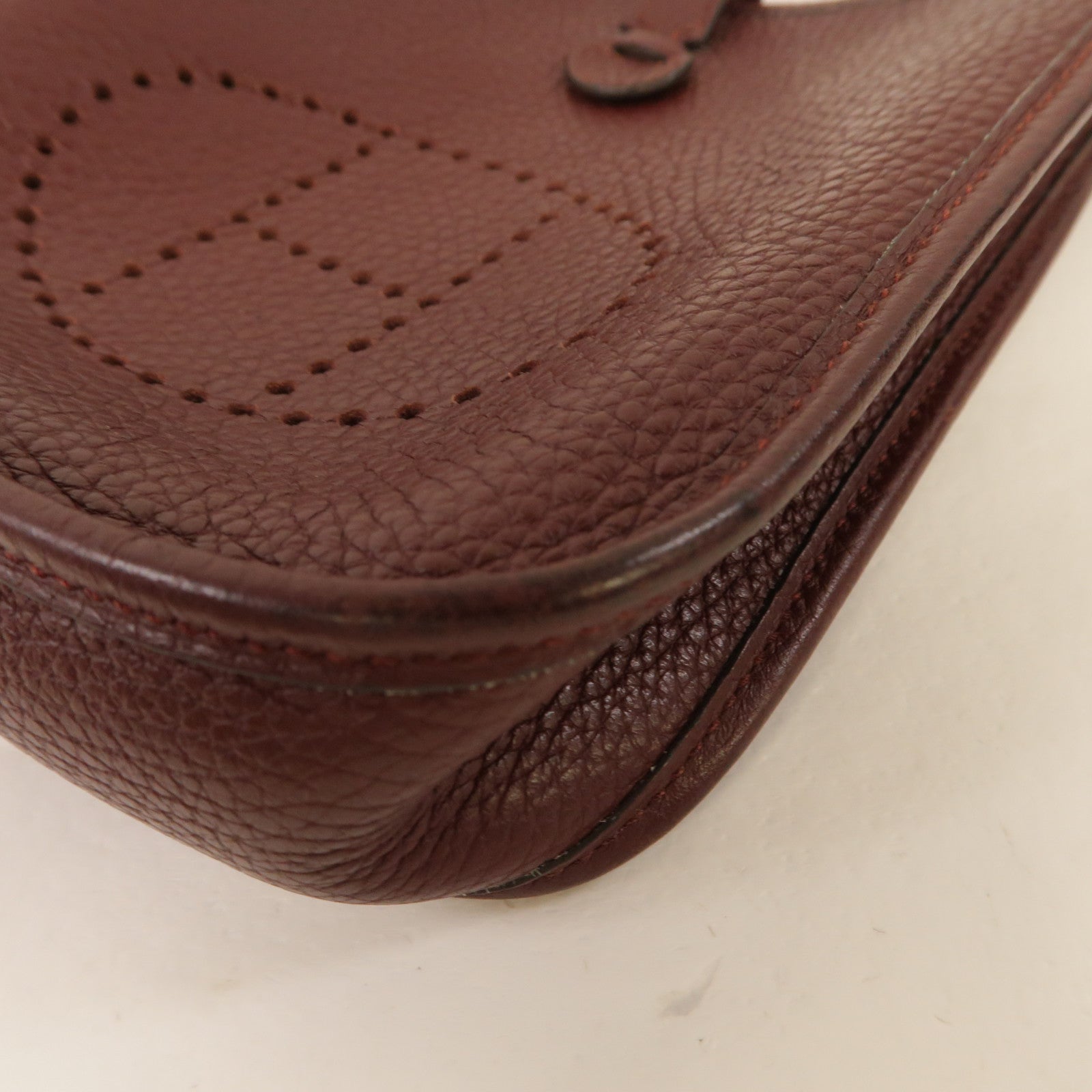HERMES Clemence皮革Evelyne TPM銀扣肩背袋酒紅色