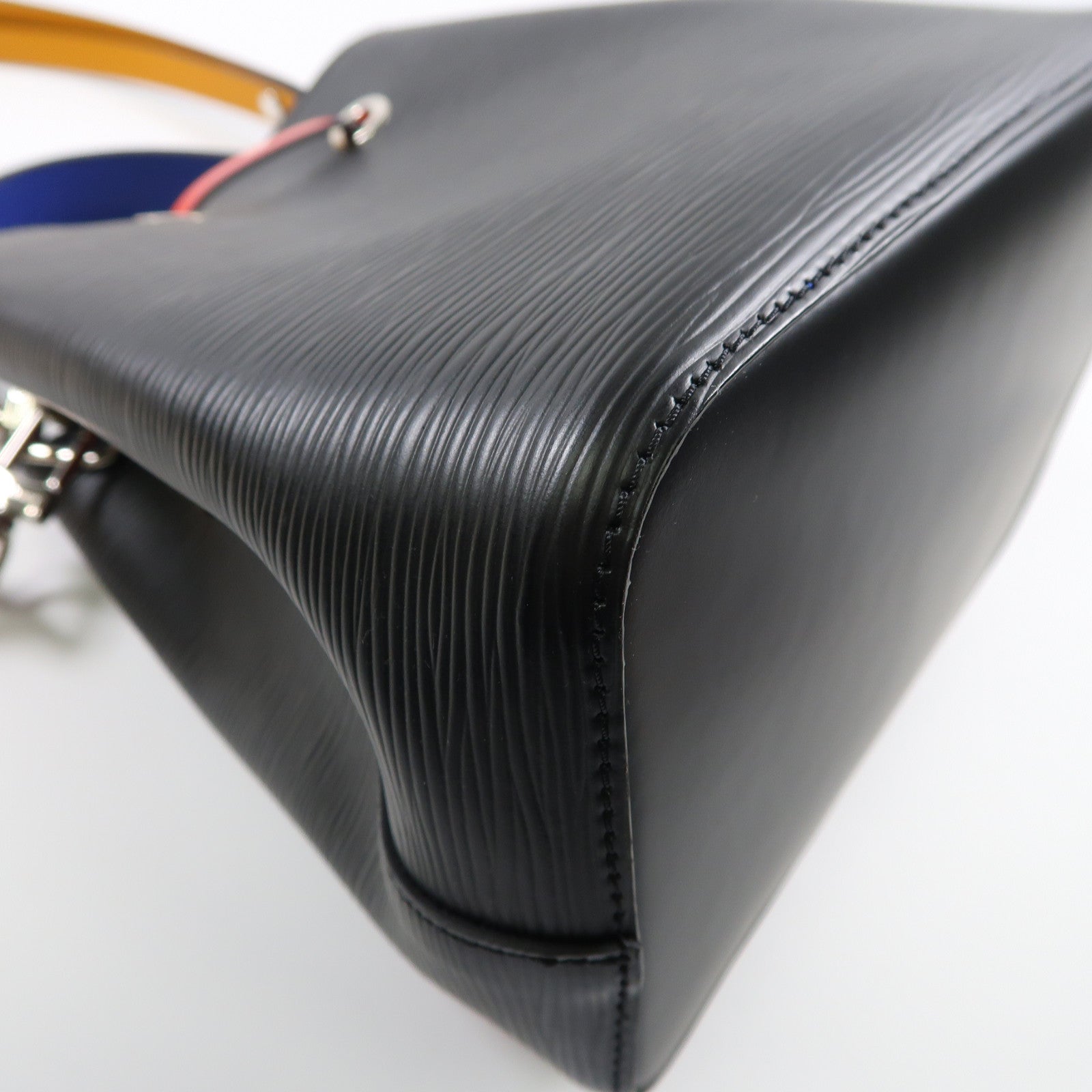 LOUIS VUITTON Epi Neo Noe BB銀扣手挽肩背兩用袋黑色