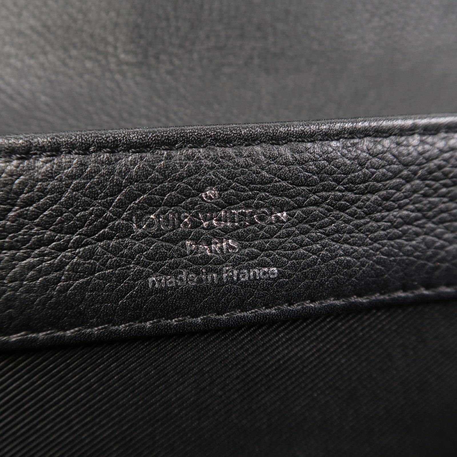 LOUIS VUITTON 牛皮皮革Lockme II銀扣手挽肩背兩用袋黑色