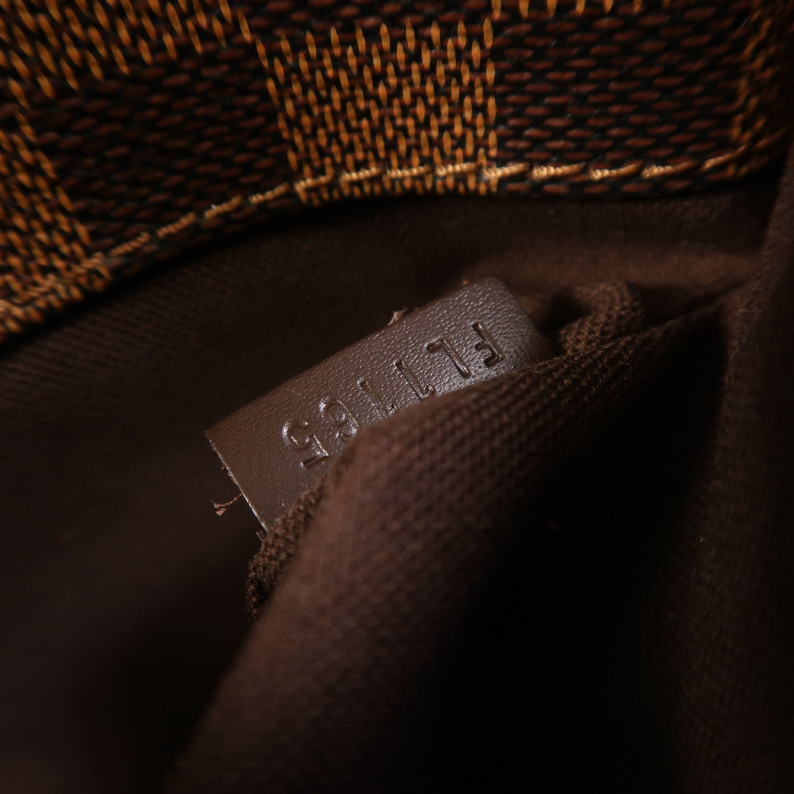 LOUIS VUITTON Damier District PM肩背袋