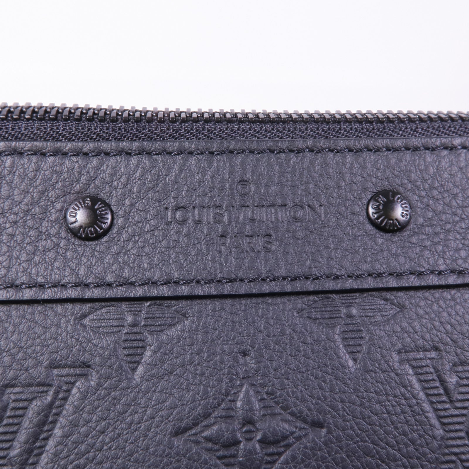 LOUIS VUITTON Monogram Shadow Pochette To-Go手拿包
