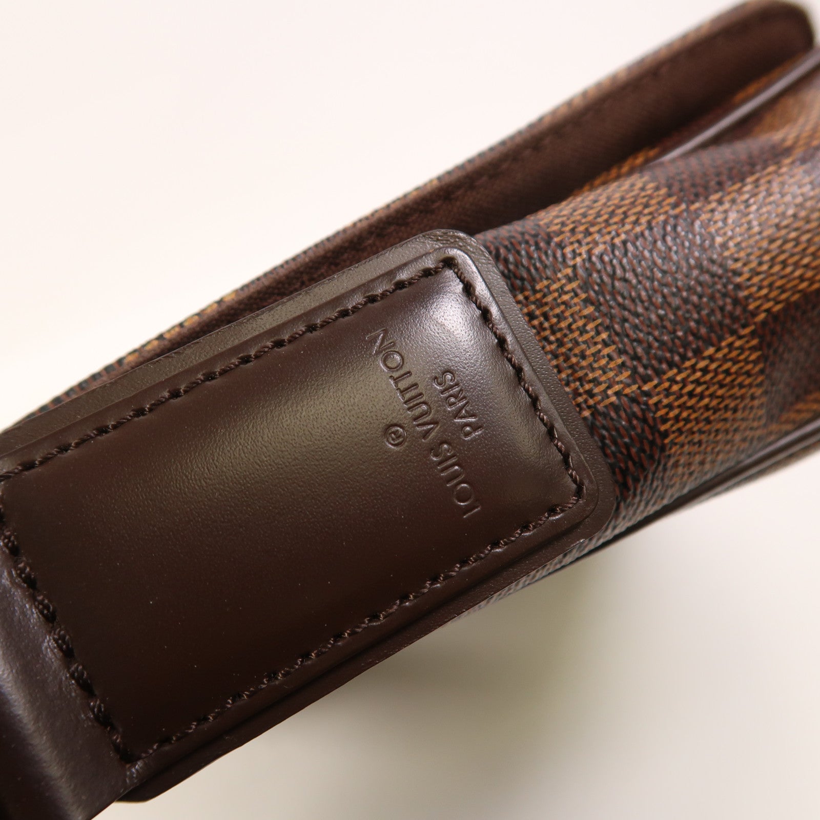 LOUIS VUITTON Damier District PM肩背袋