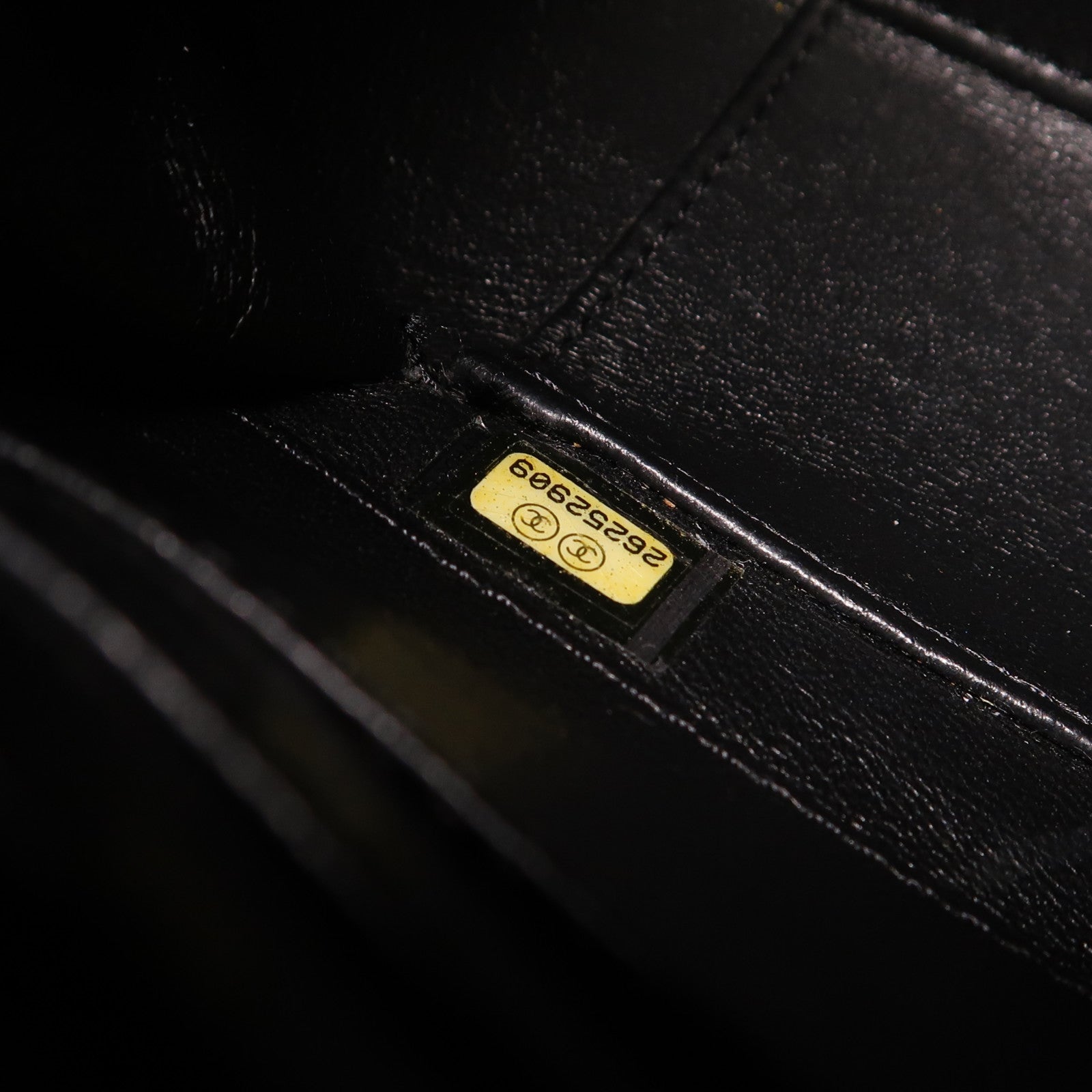 CHANEL 牛皮皮革Filigree Vanity Case金扣手挽肩背兩用袋