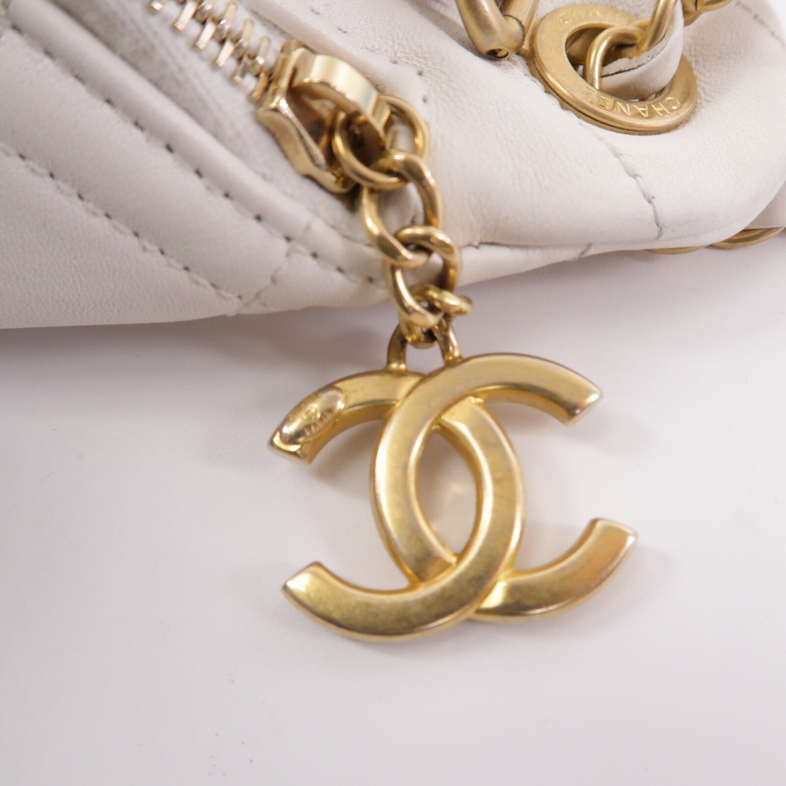 CHANEL 牛皮皮革All About Chains Waist Bag腰包