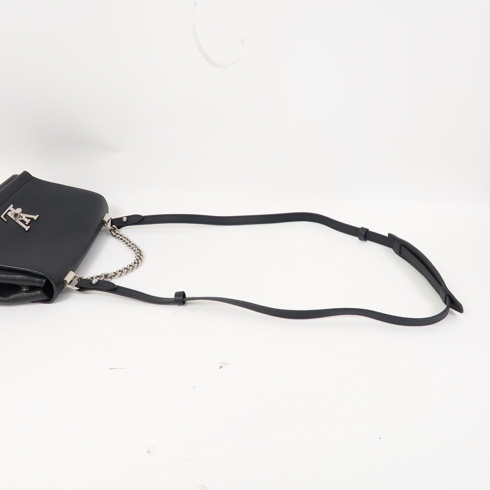 LOUIS VUITTON 牛皮皮革Lockme II銀扣手挽肩背兩用袋黑色
