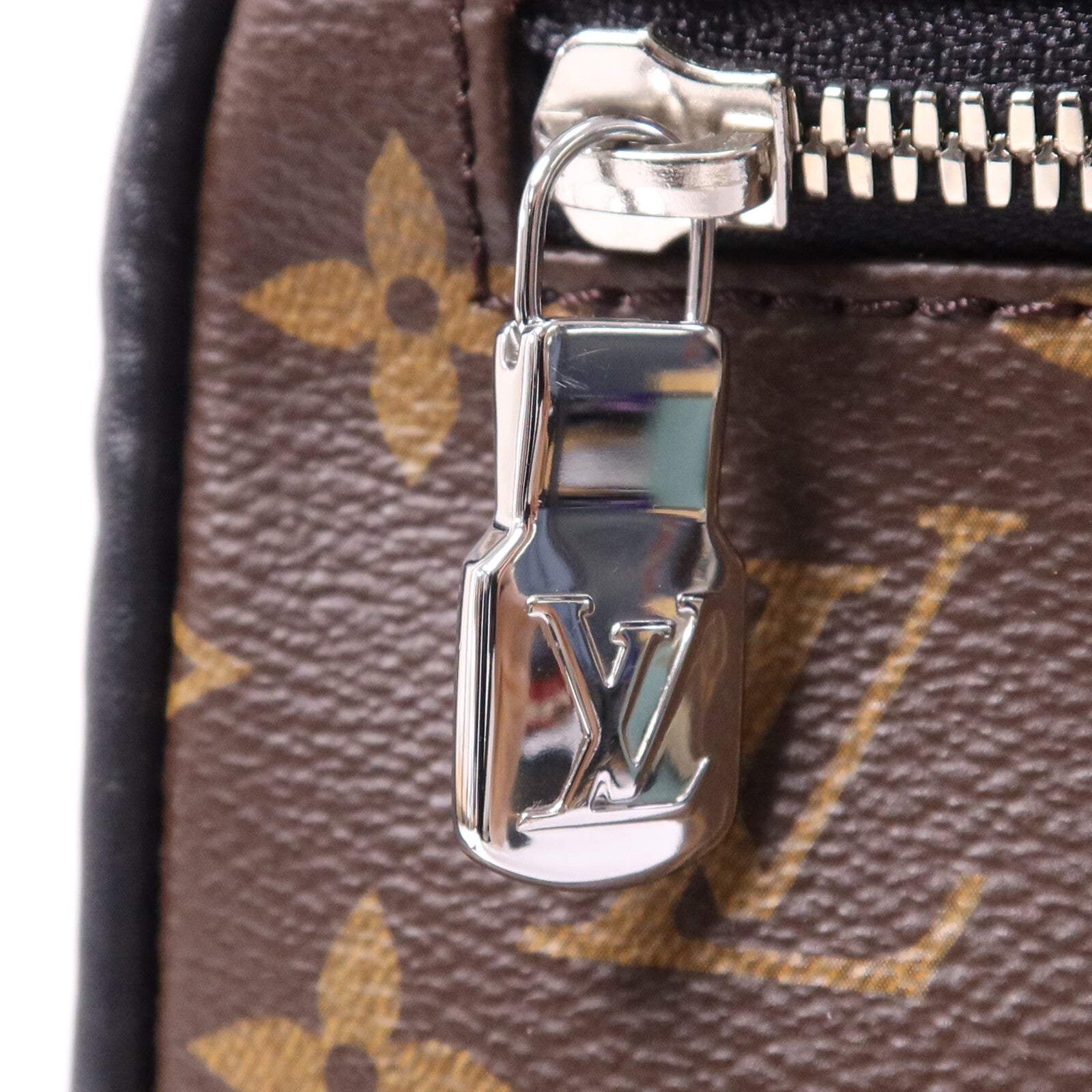 LOUIS VUITTON 【激減優惠】Monogram Josh Backpack 銀扣背包