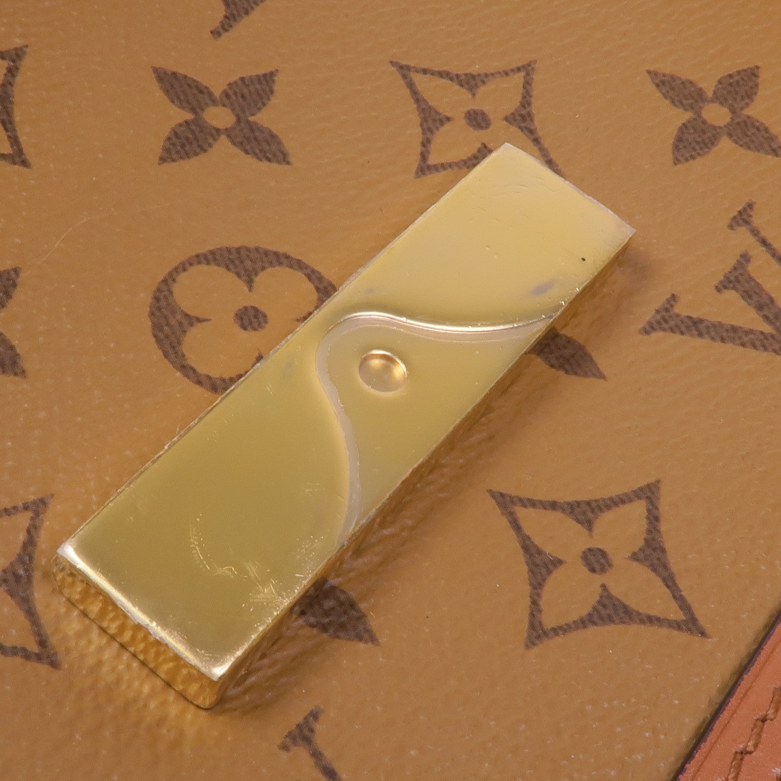 LOUIS VUITTON Monogram Reverse Mini Dauphine金扣肩背袋