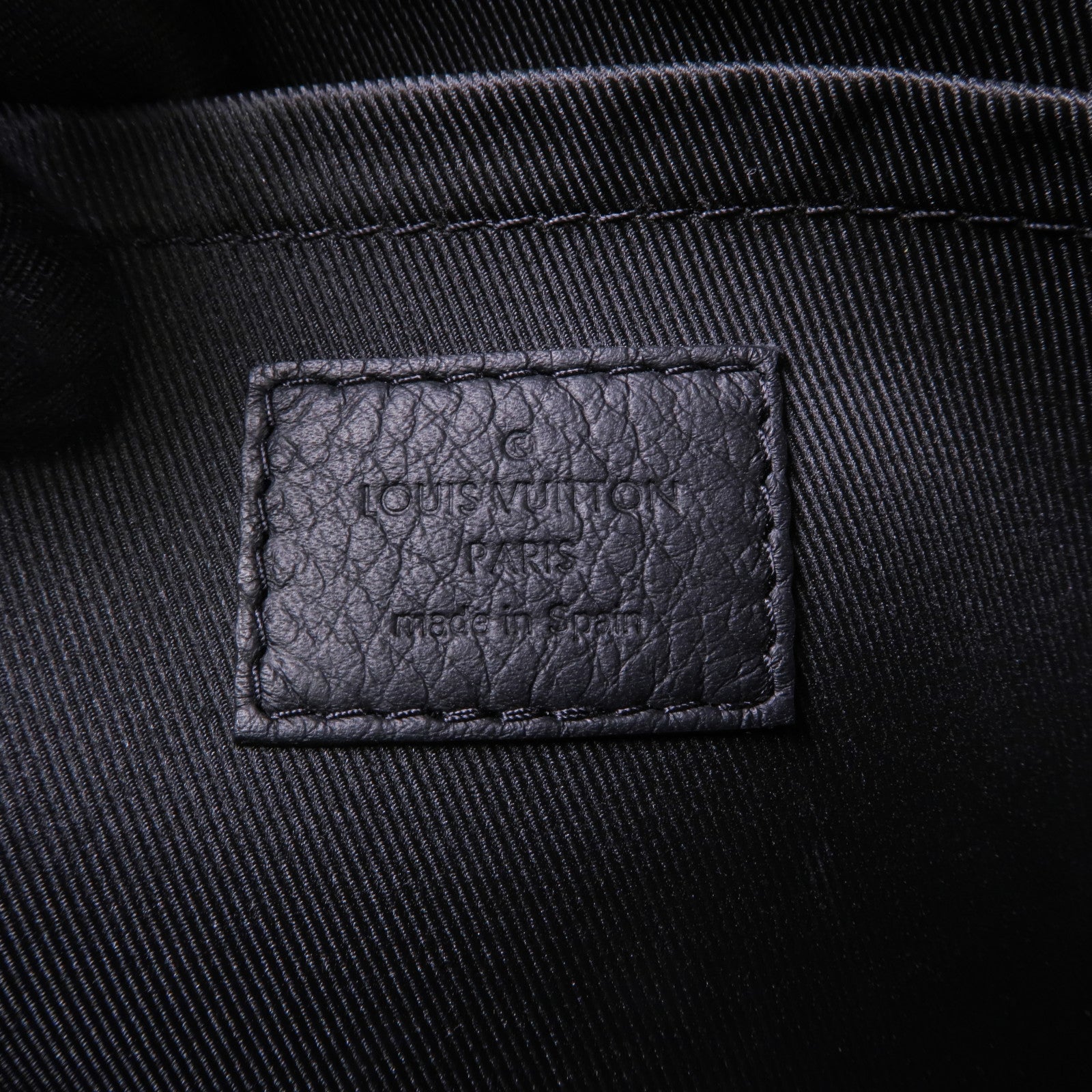 LOUIS VUITTON Monogram Shadow Pochette To-Go手拿包