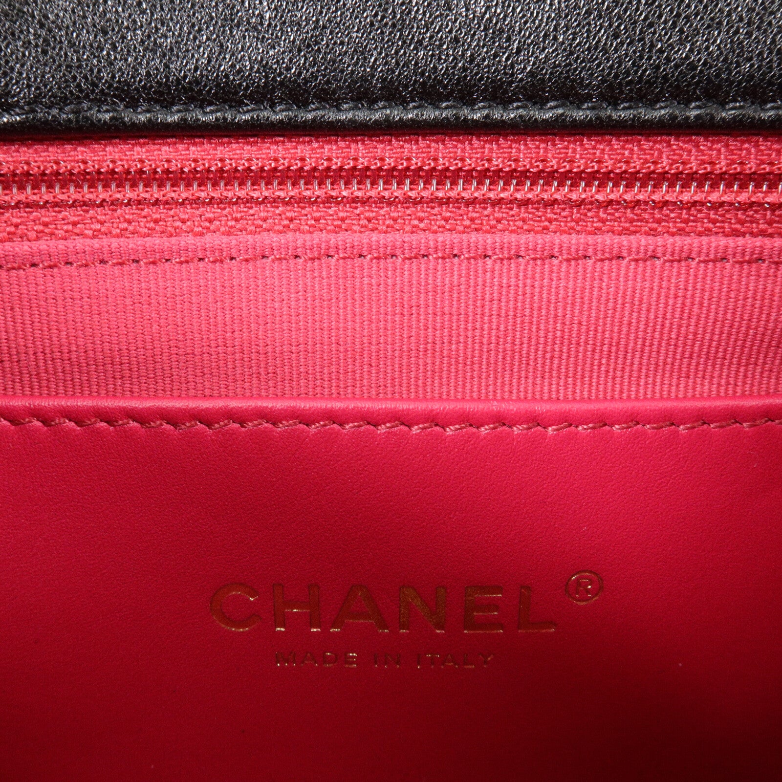 CHANEL 羊皮皮革Heart Flap Bag鏈帶肩背袋