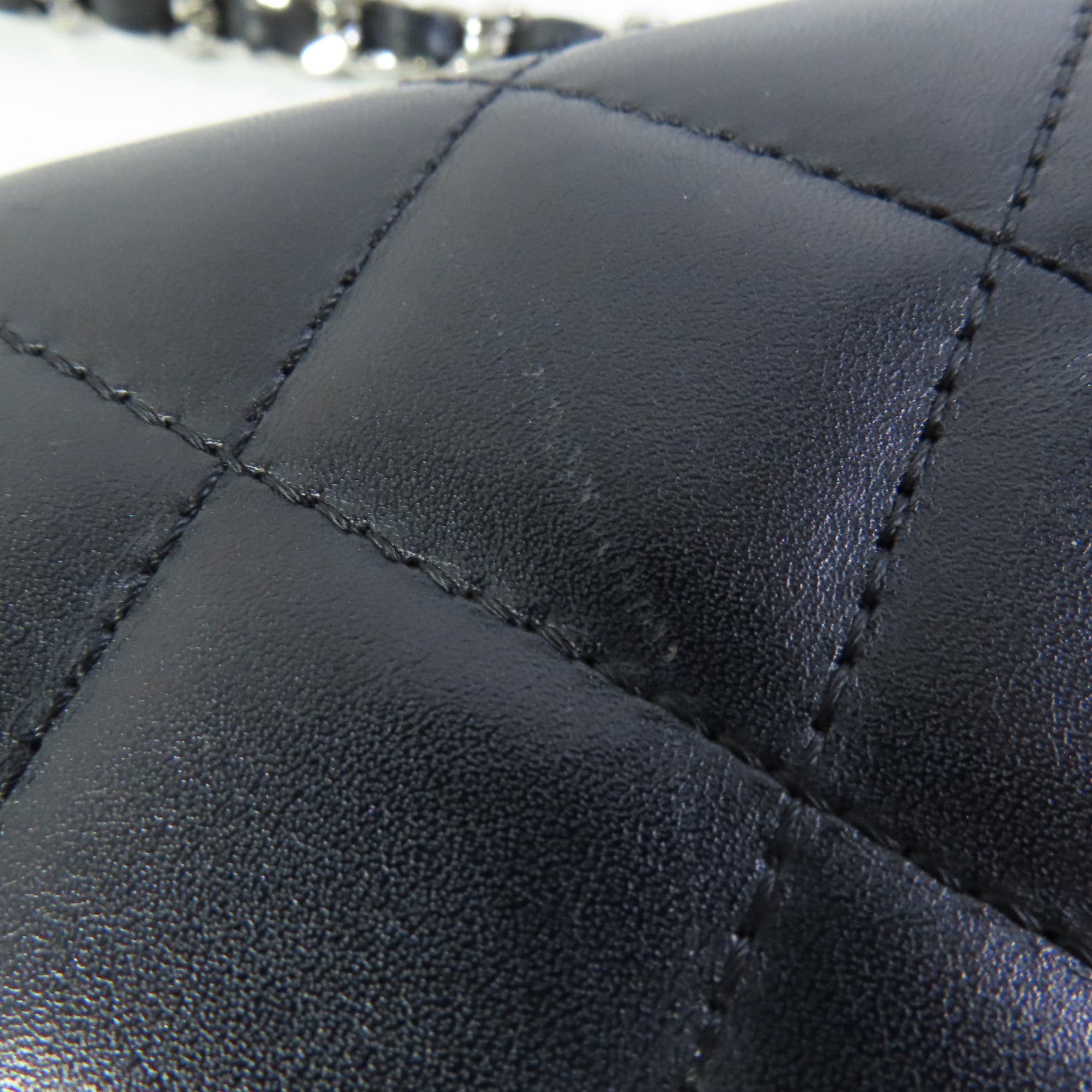 CHANEL 【激減優惠】牛皮皮革WOC Wallet On Chain銀扣鏈帶肩背袋