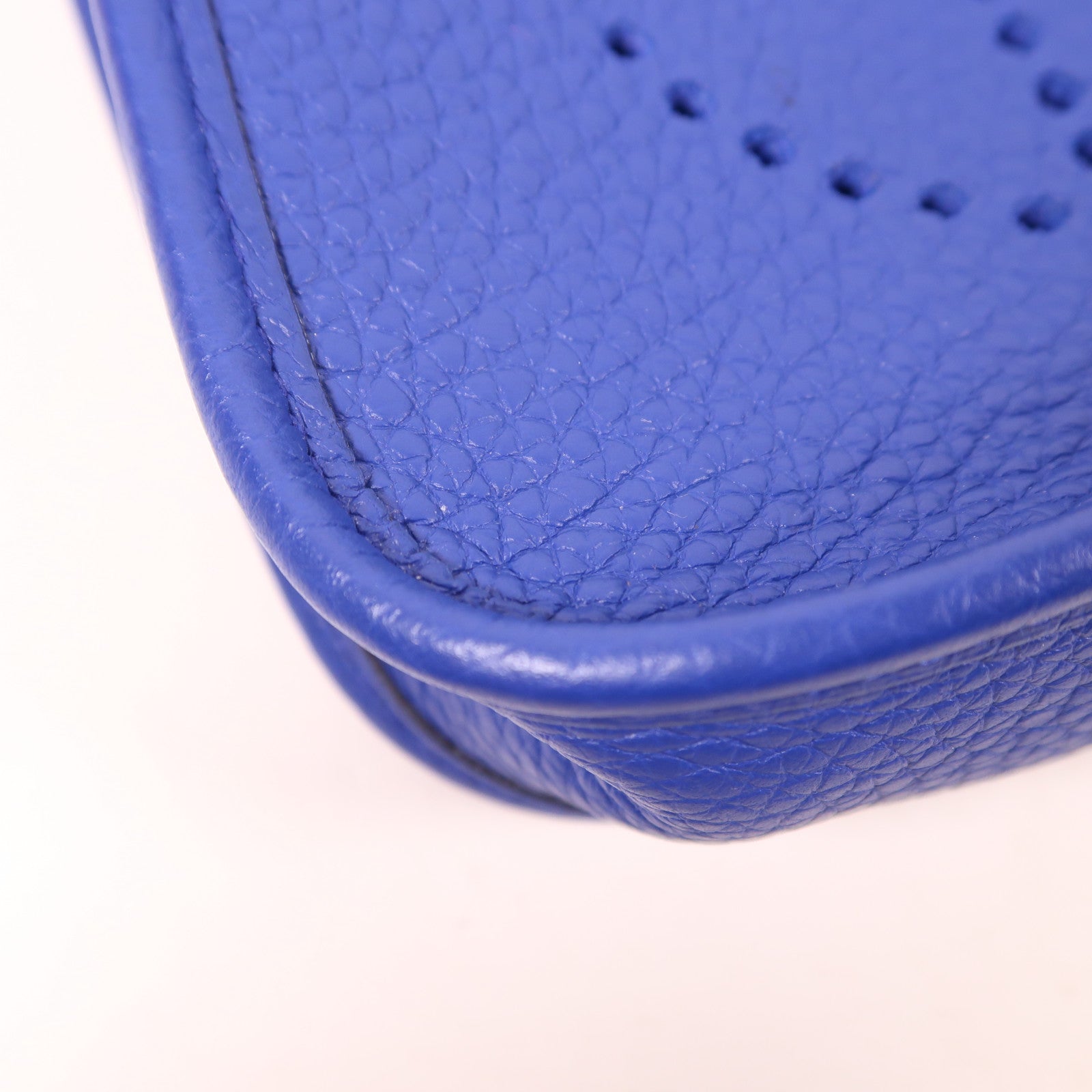 HERMES Clemence皮革Evelyne TPM銀扣肩背袋Bleu Pale