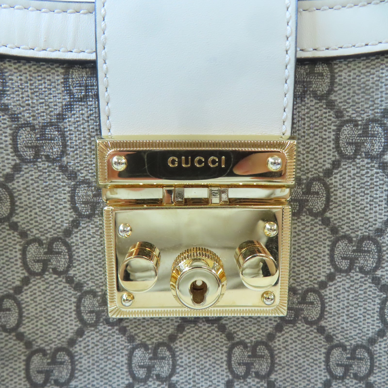 GUCCI 塗層帆布Padlock GG Shoulder Bag金扣肩背袋啡色/白色
