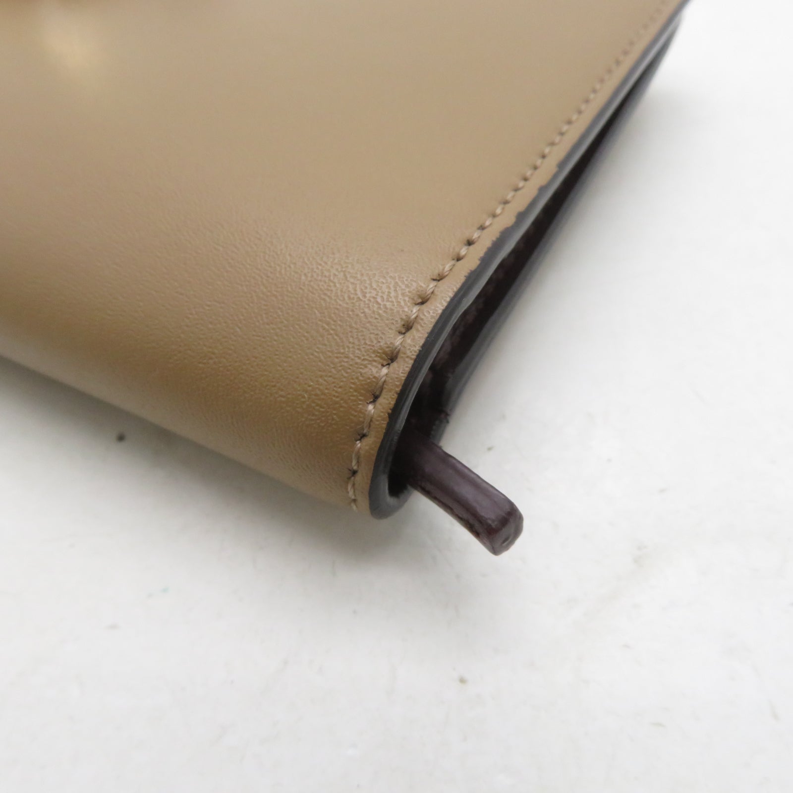FENDI 【激減優惠】牛皮皮革Long wallet金扣長錢包卡其色
